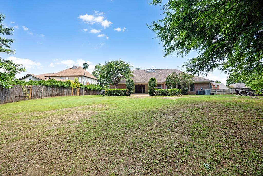 10135 WOODLAND HILLS DR