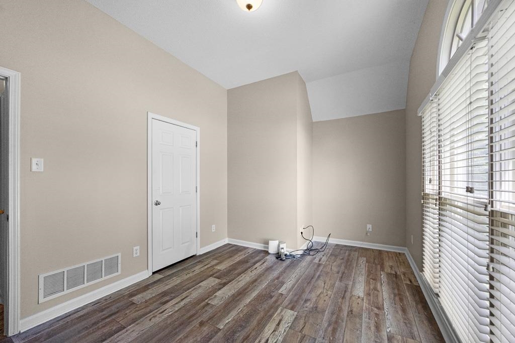 10135 WOODLAND HILLS DR