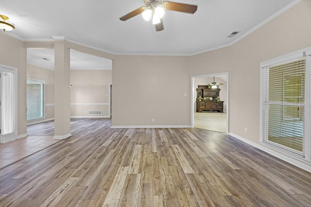 10135 WOODLAND HILLS DR