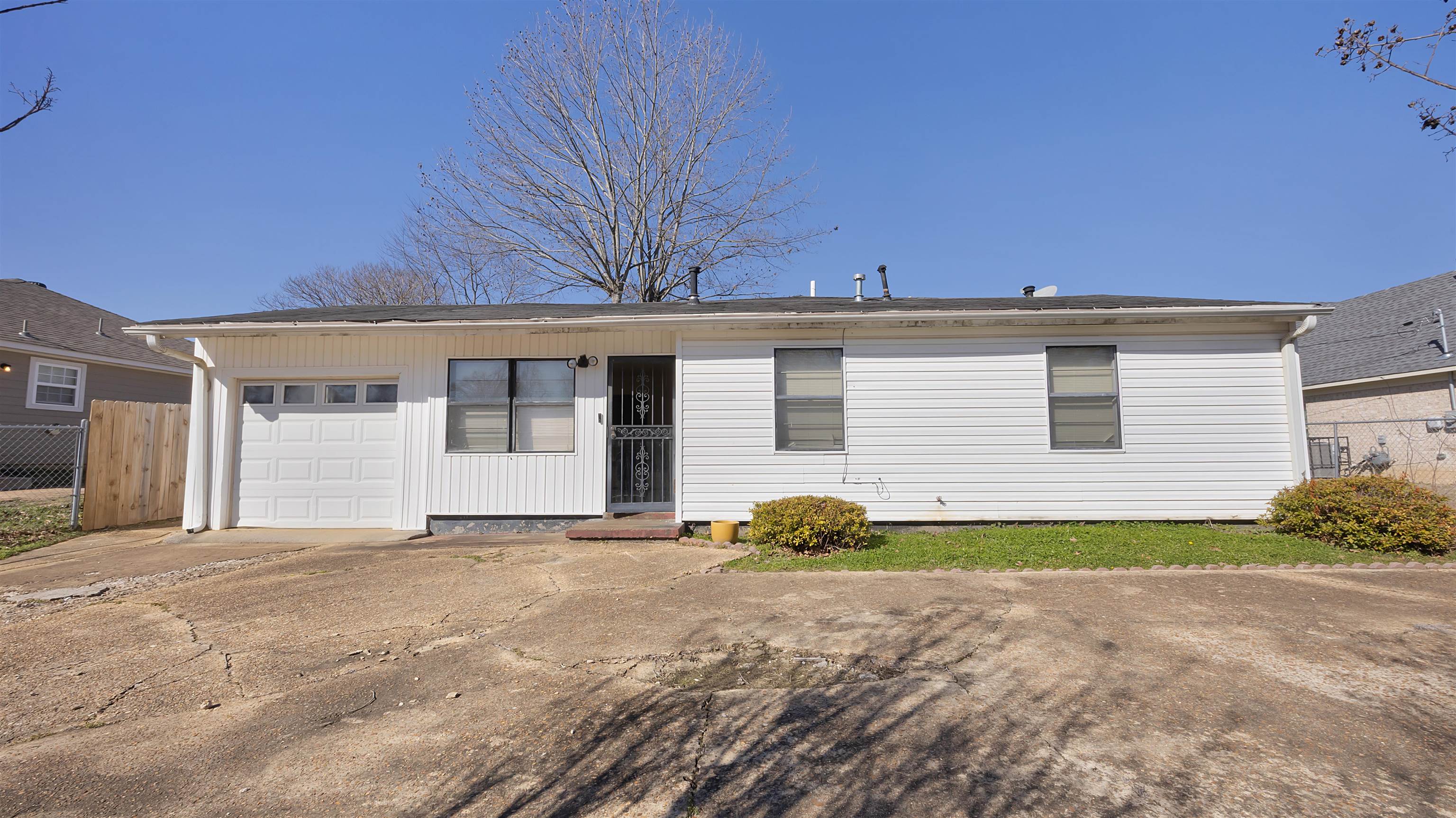 386 MCFARLAND DR