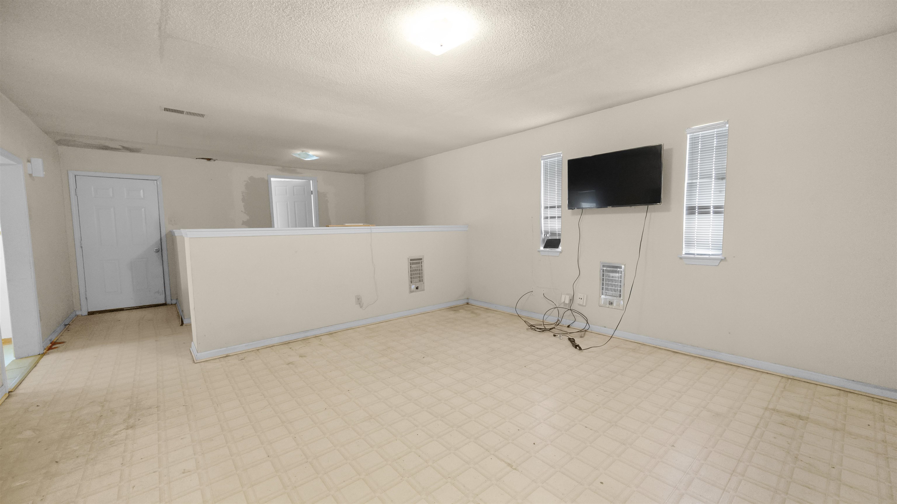 386 MCFARLAND DR