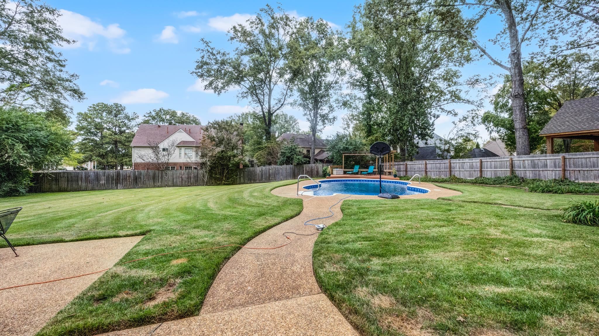 9434 PLANTATION WAY LN