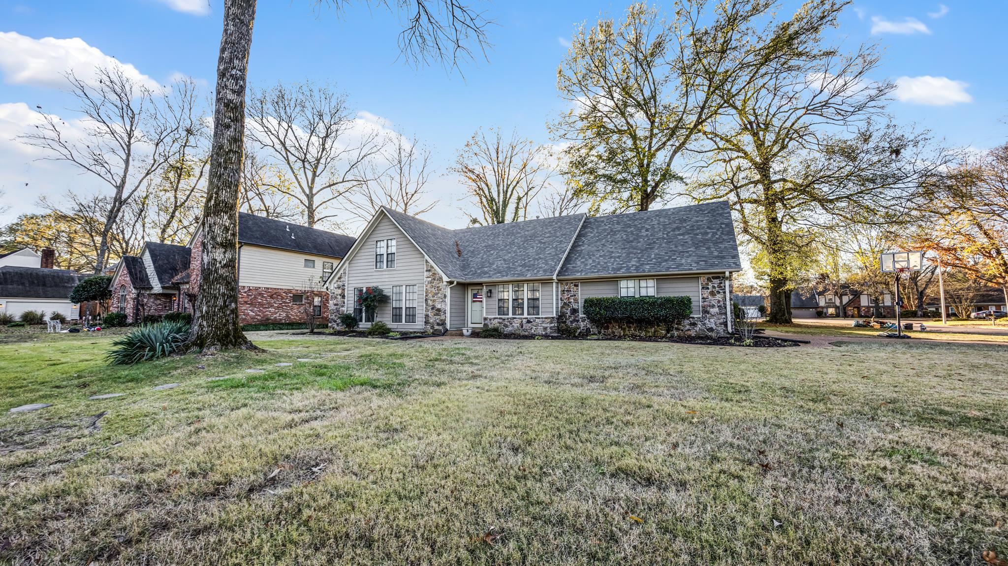 1883 EDWARDS MILL RD