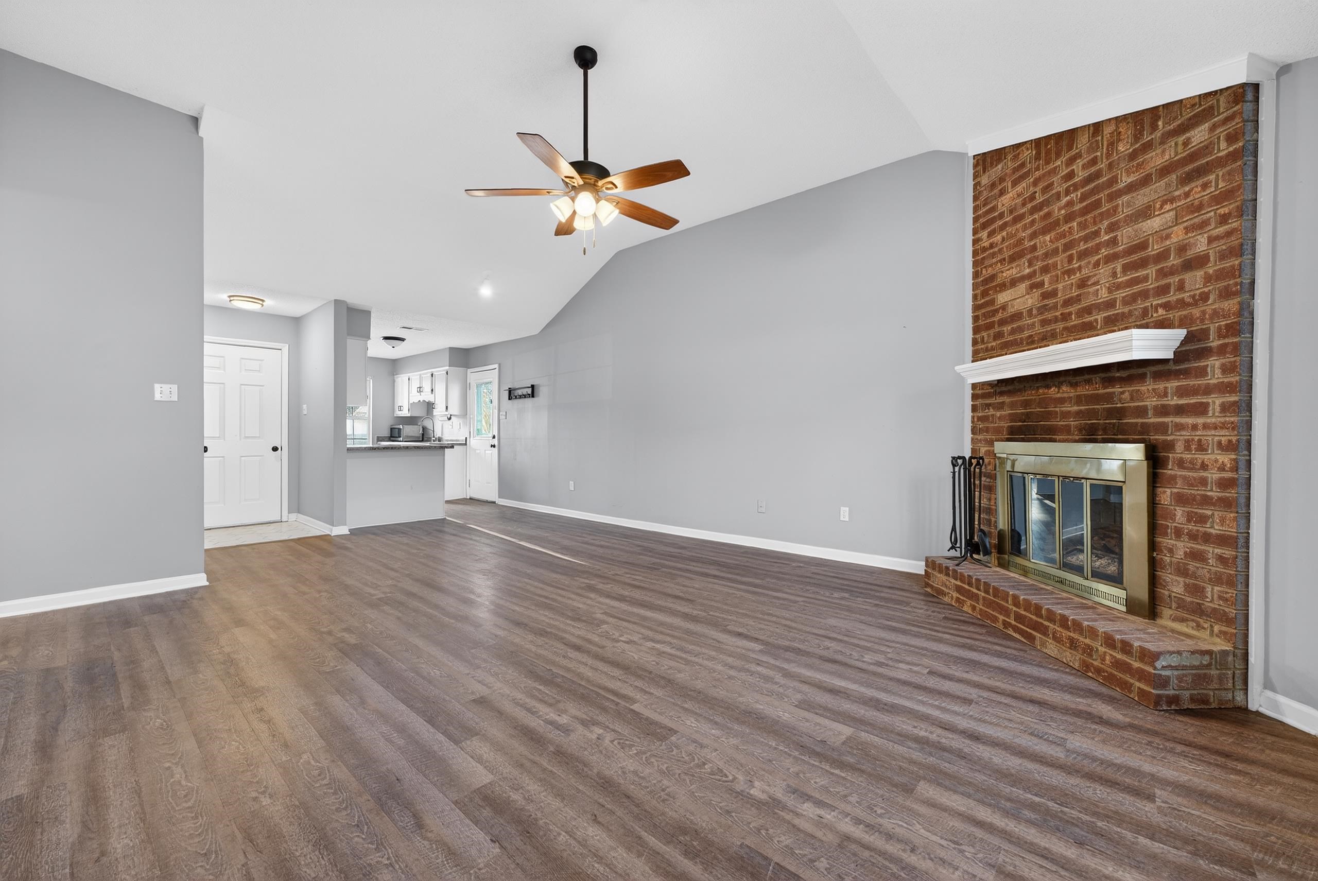 3053 LAUREN DR