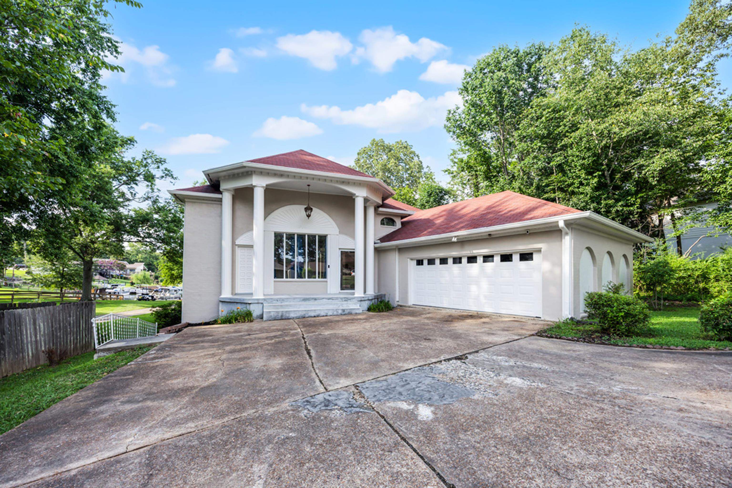 9606 BLUE SPRUCE DR