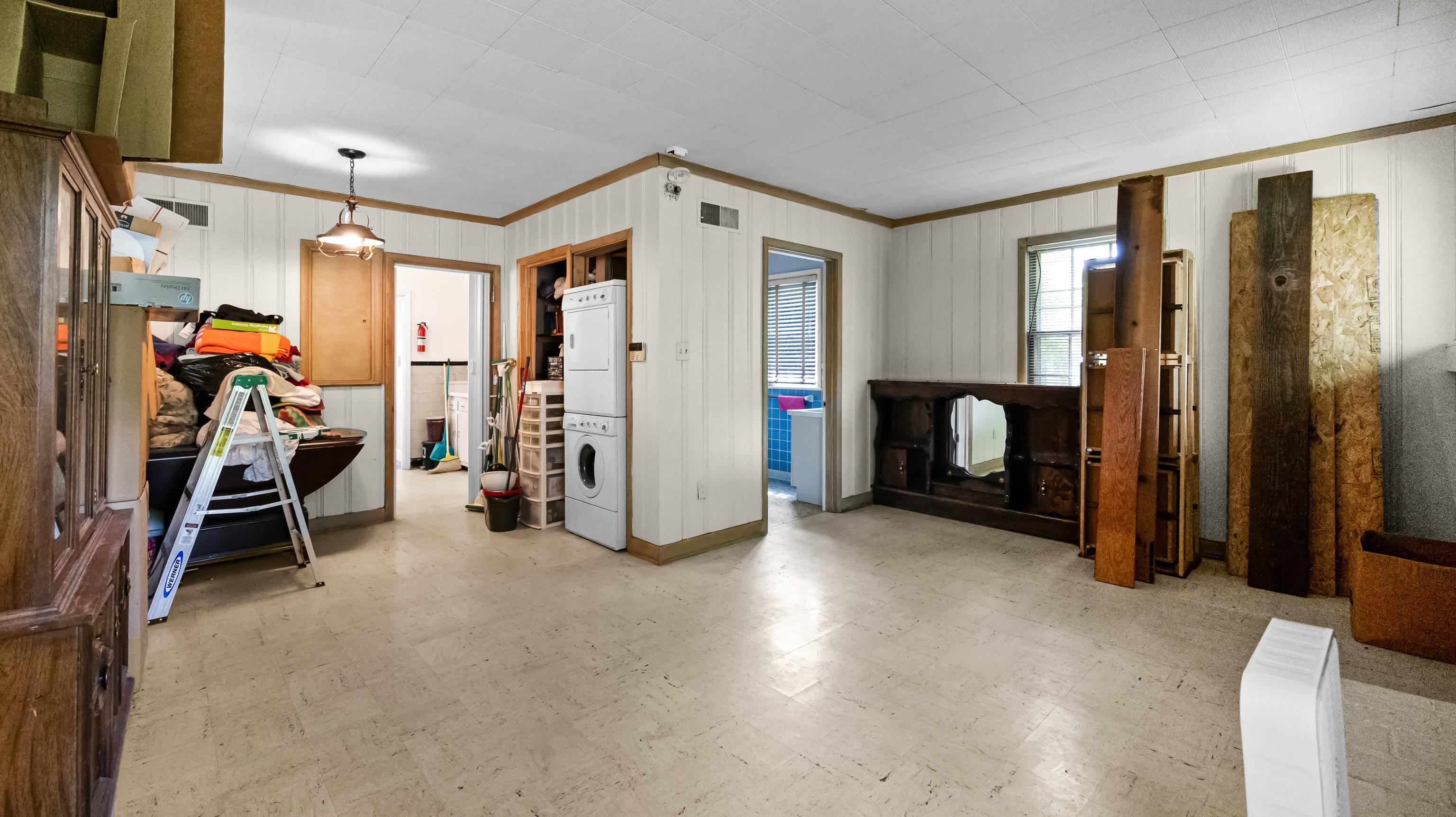 2538 N EDWIN CIR