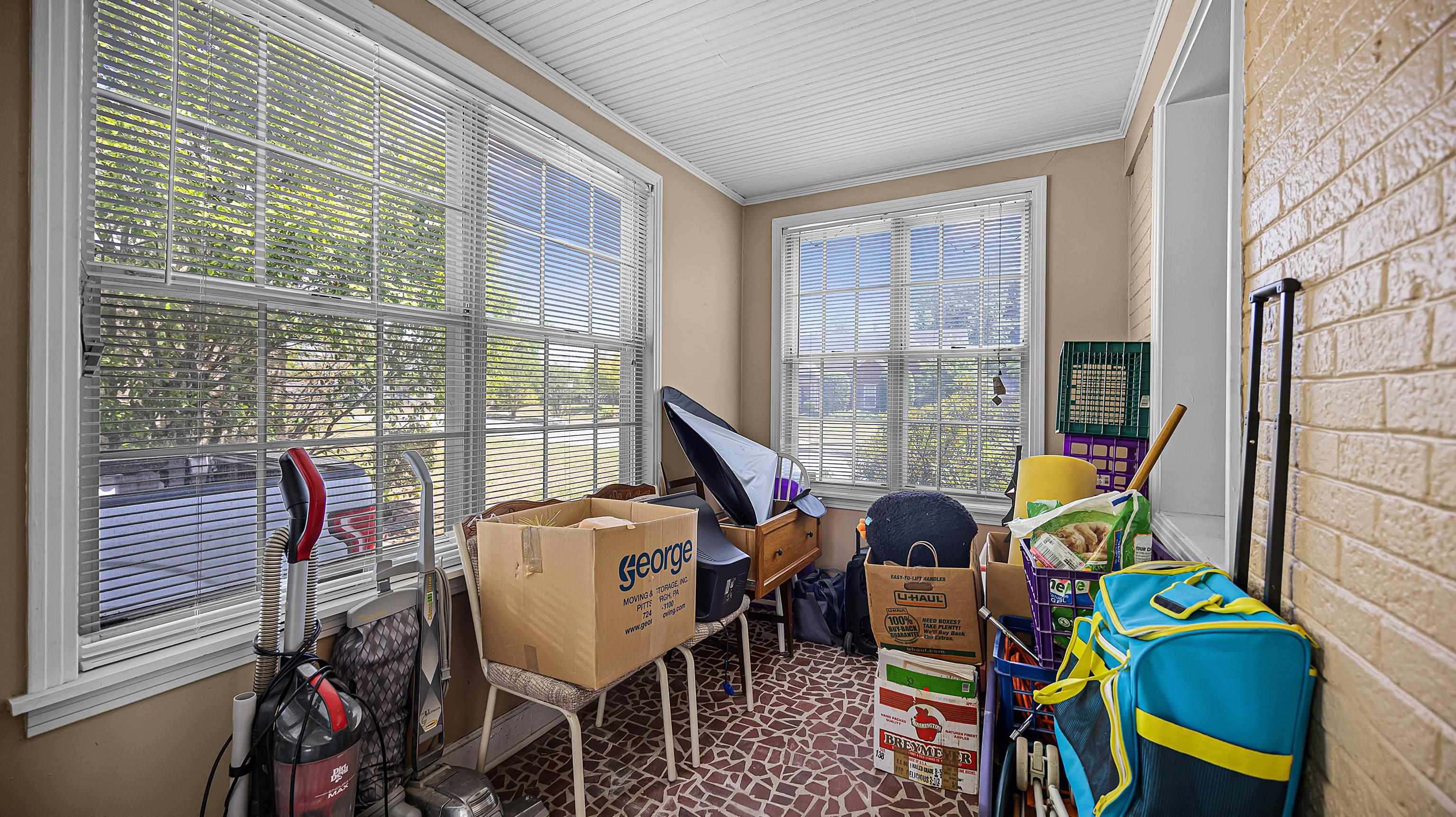 2538 N EDWIN CIR