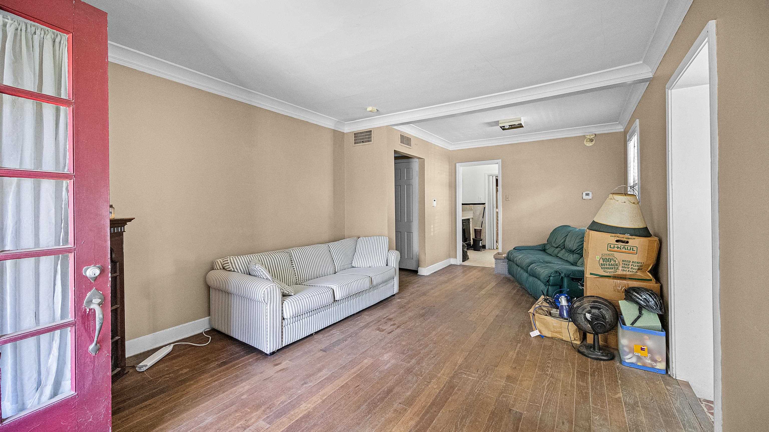 2538 N EDWIN CIR