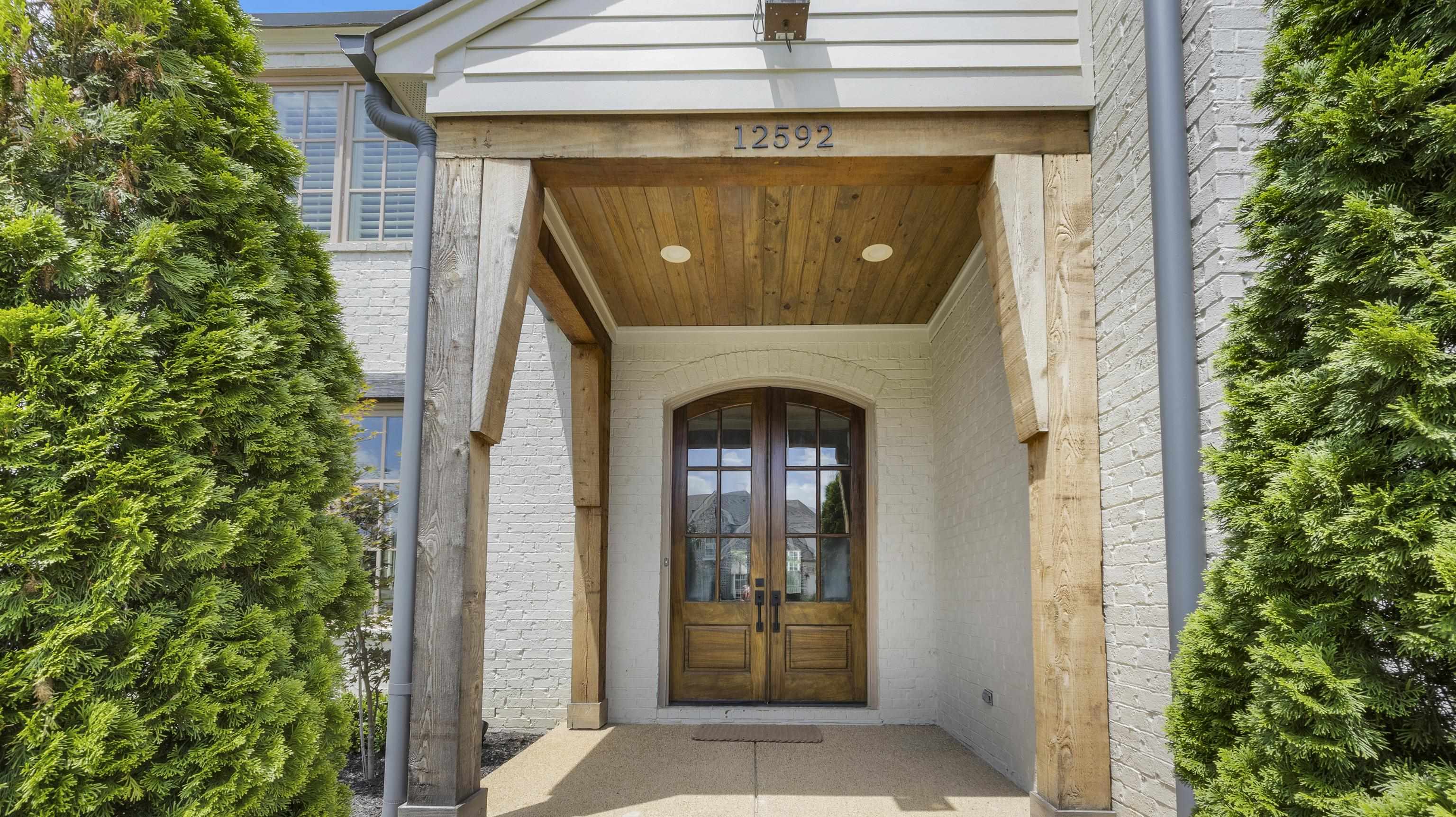 12592 MISS CARSON LN