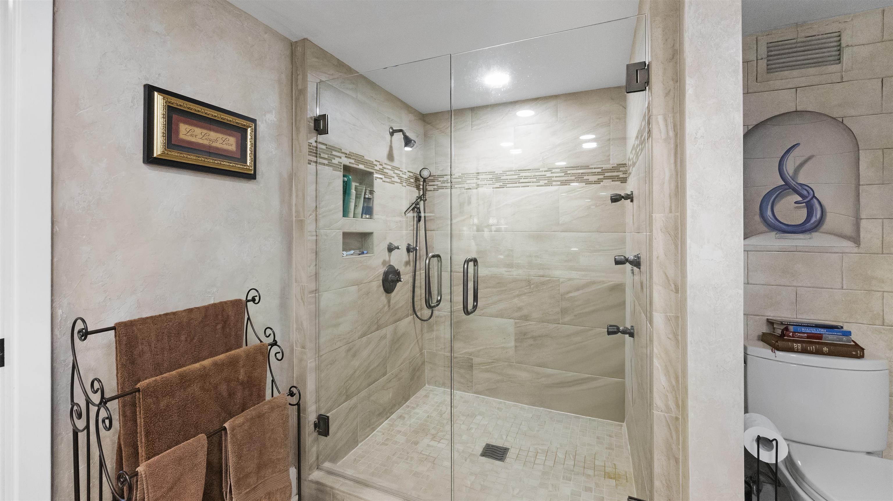 200 WAGNER PL Unit: 206