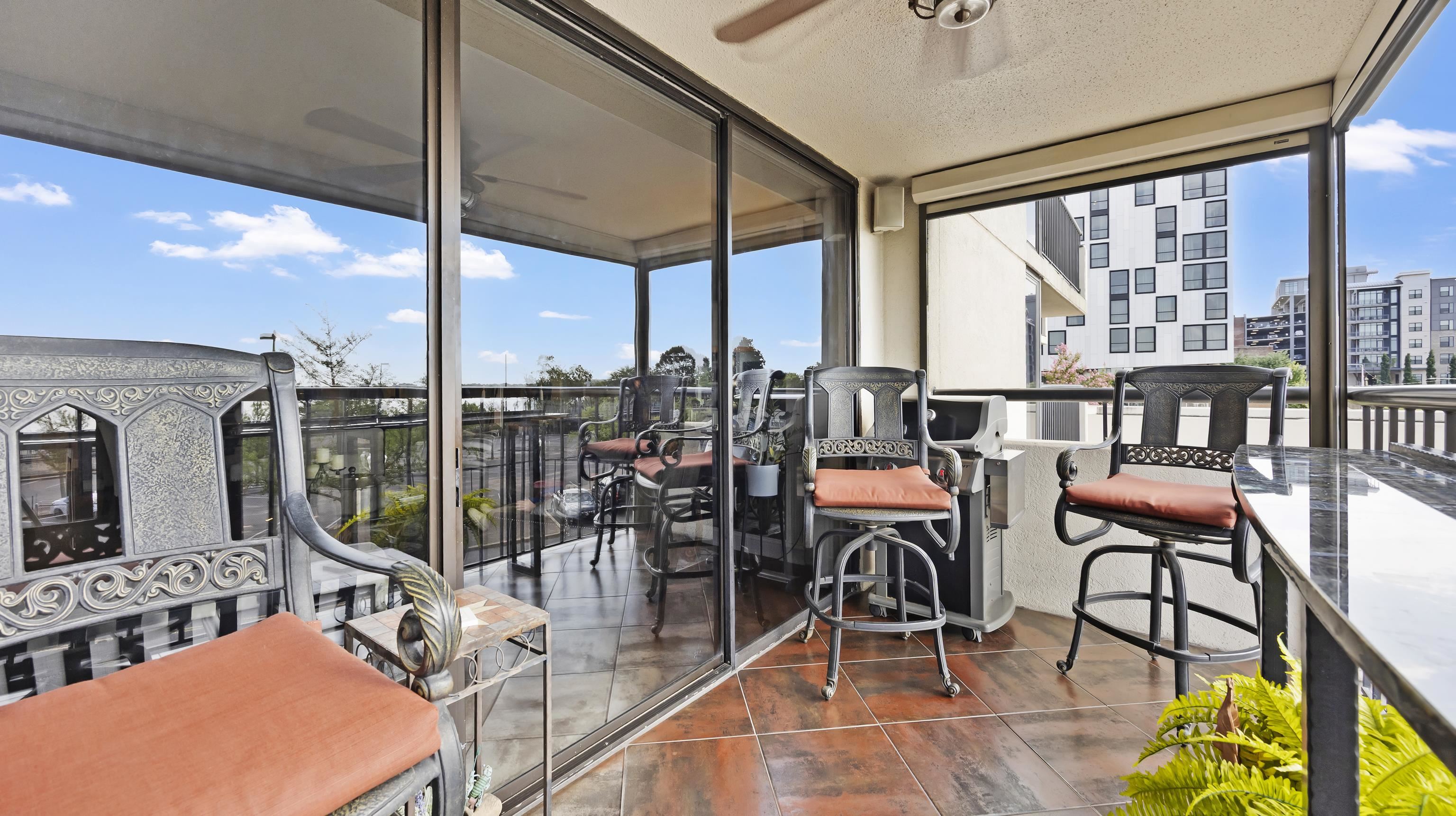 200 WAGNER PL Unit: 206