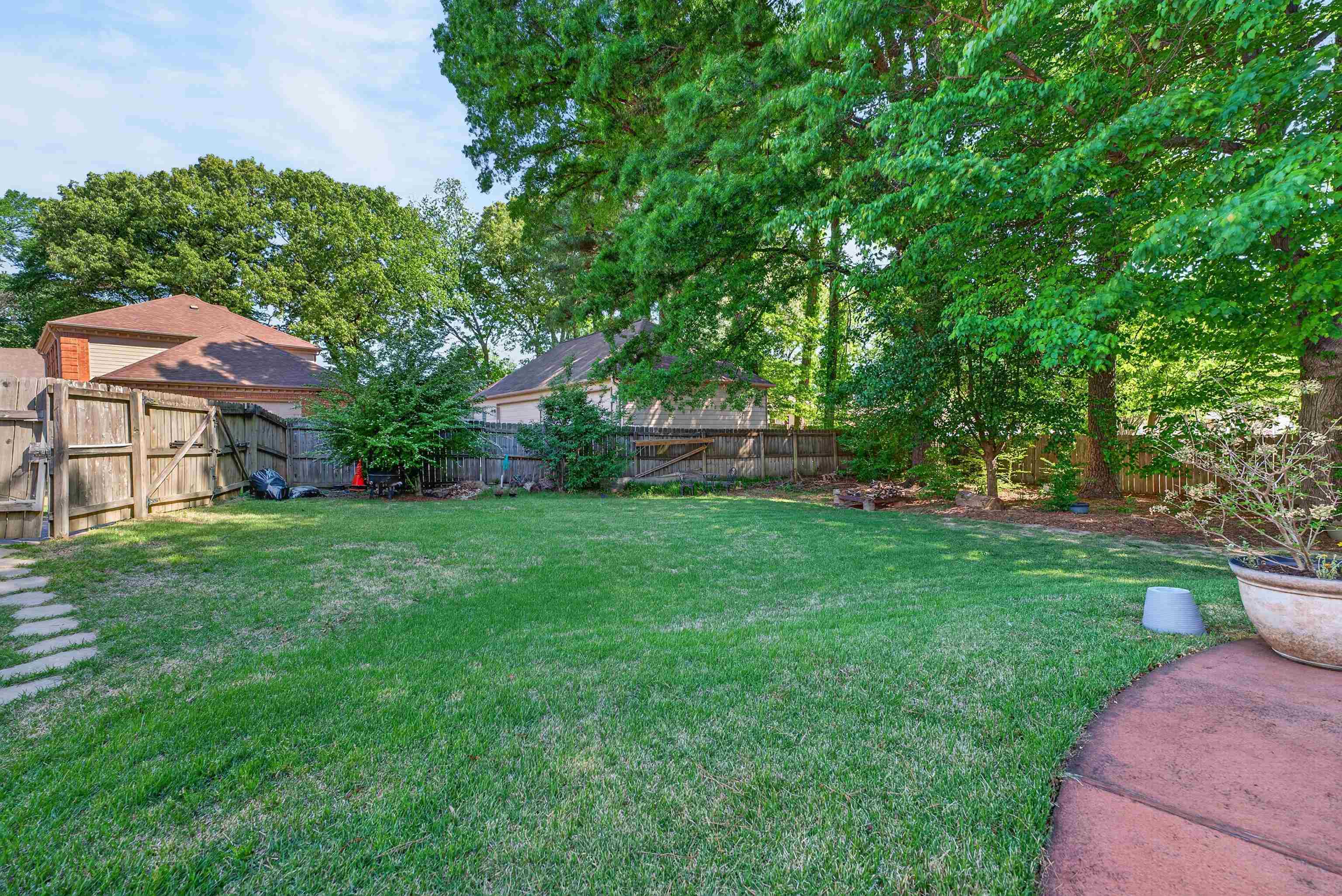 1028 WINLEAF DR