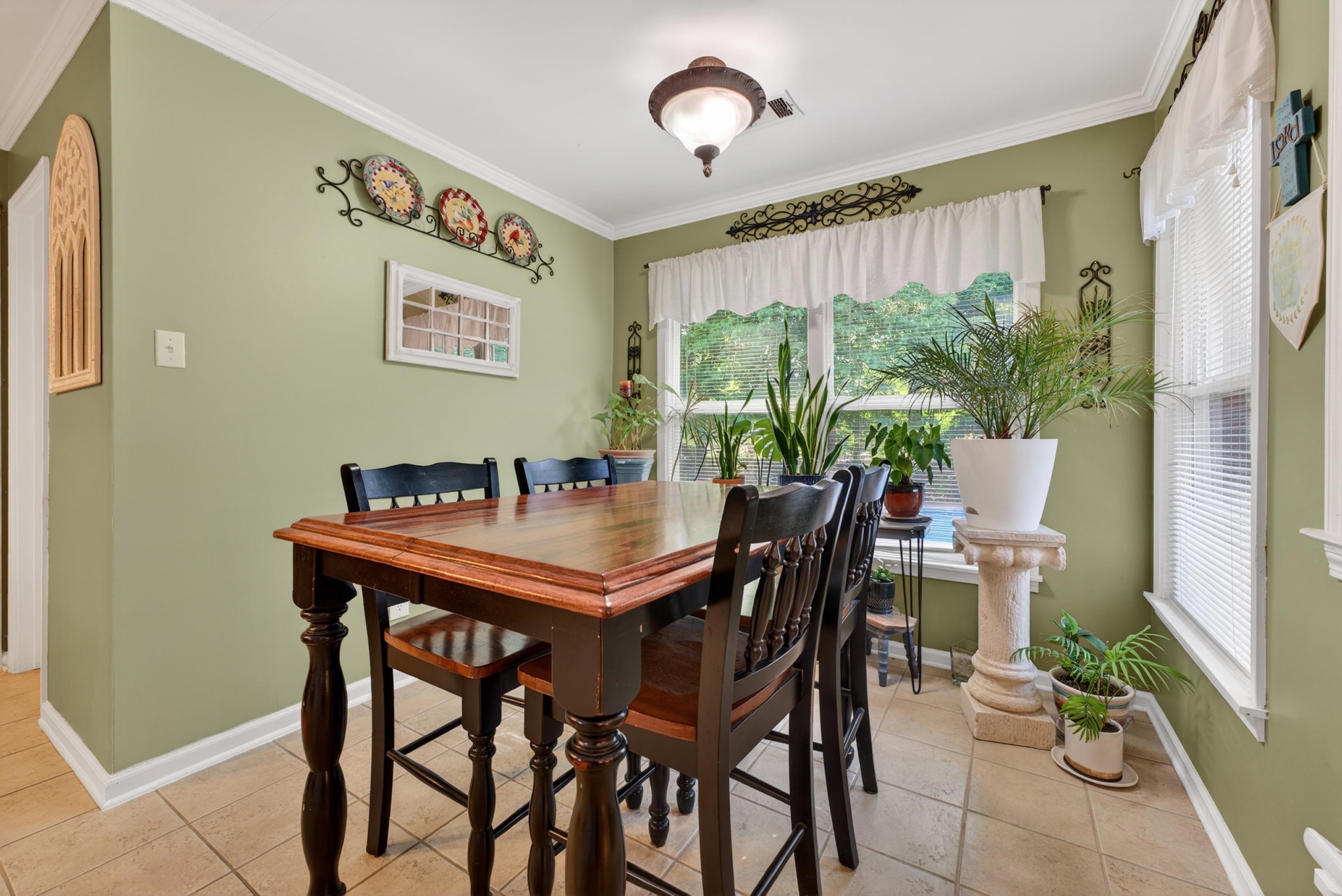 1028 WINLEAF DR