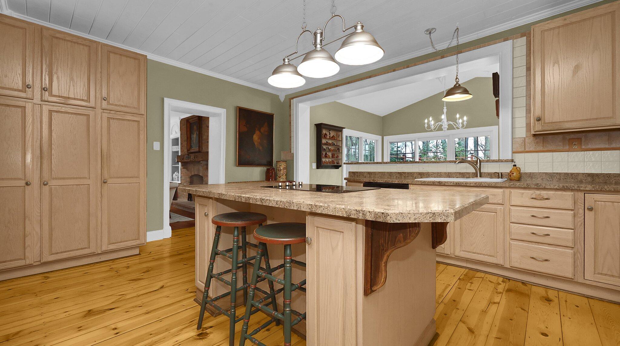 4762 E US Highway 36