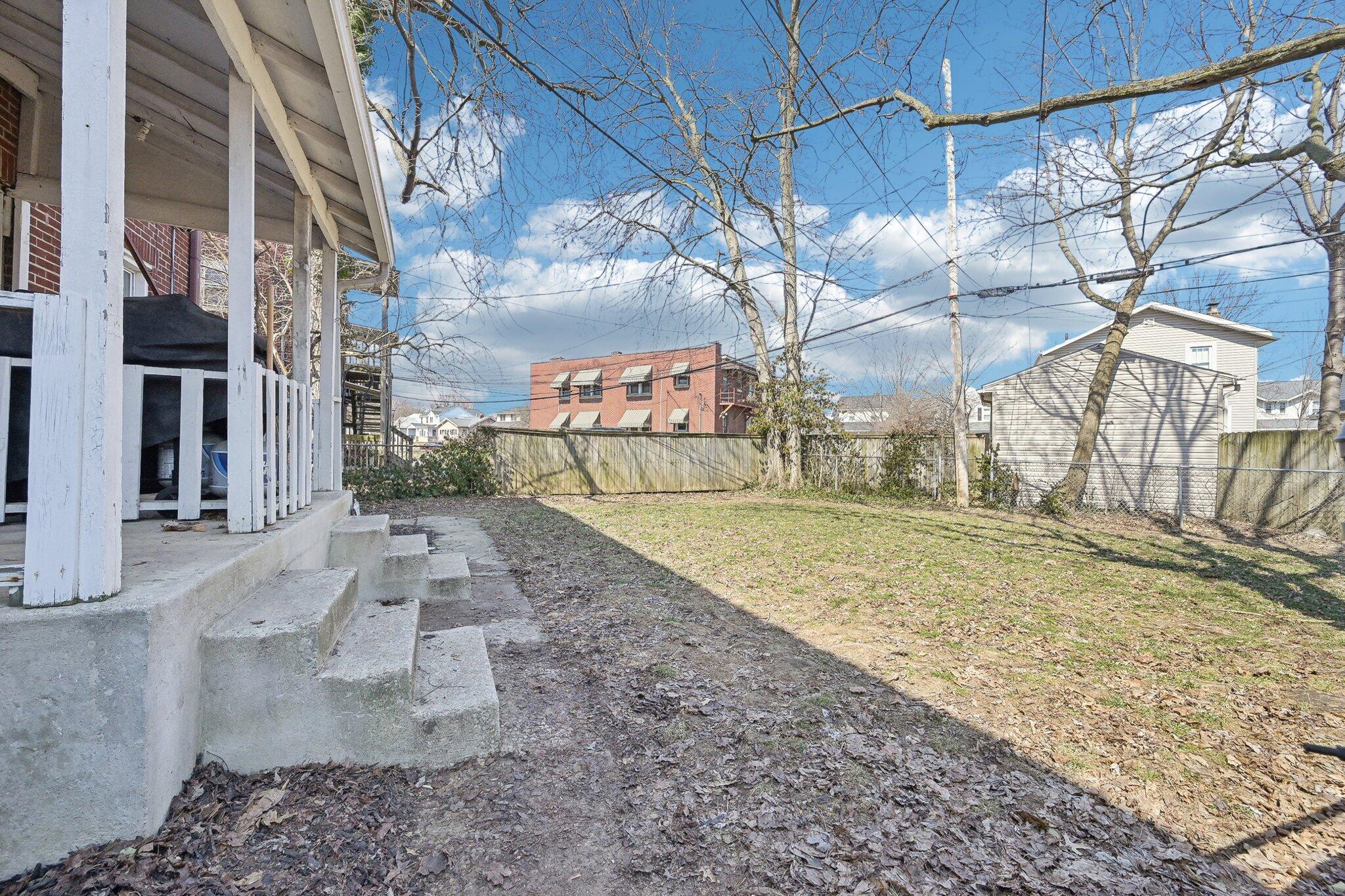 1156 Northwest Boulevard, 1156