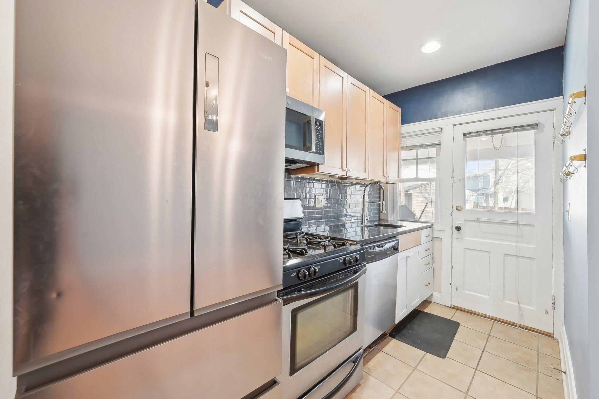1156 Northwest Boulevard, 1156