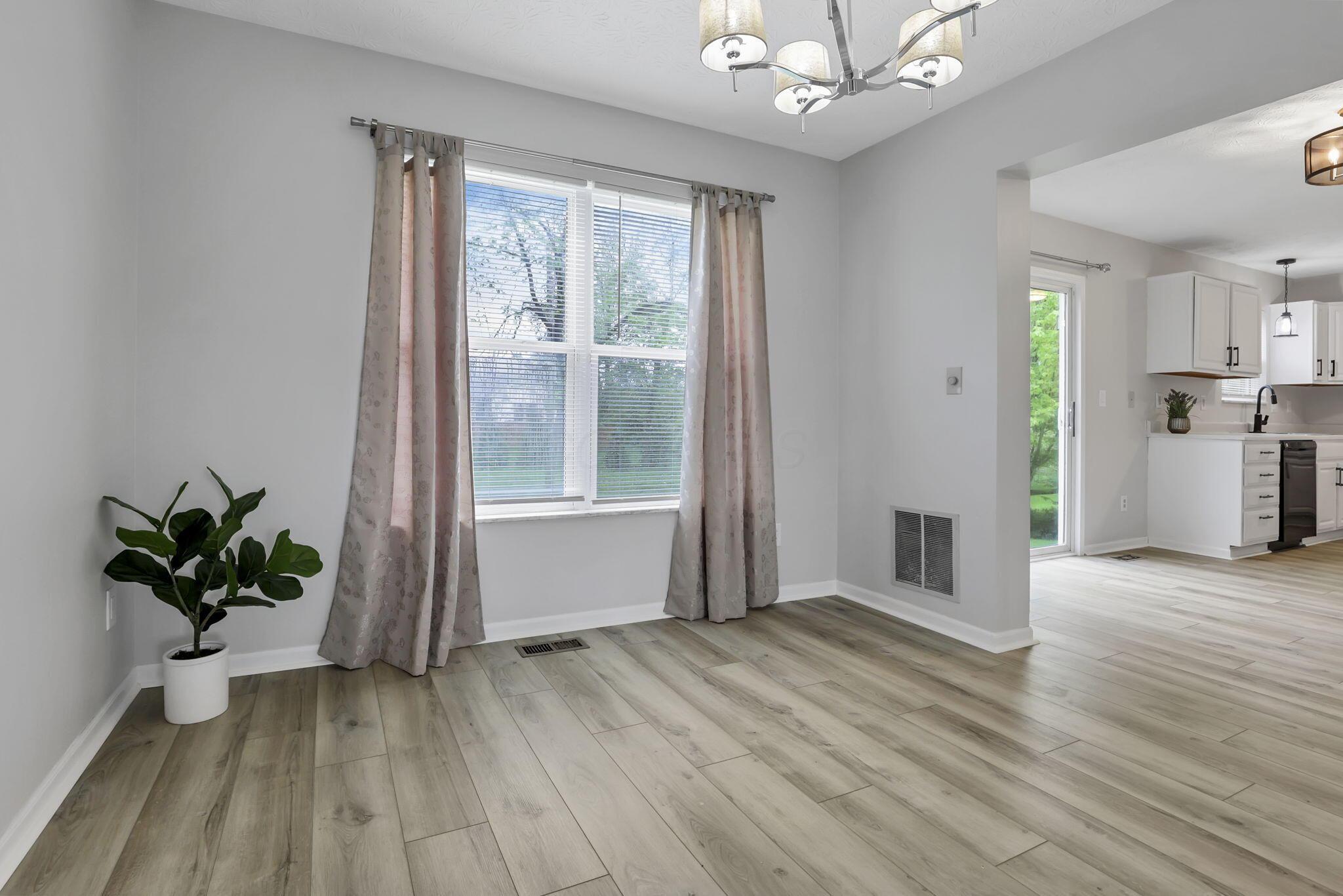 1528 Mckinney Lane