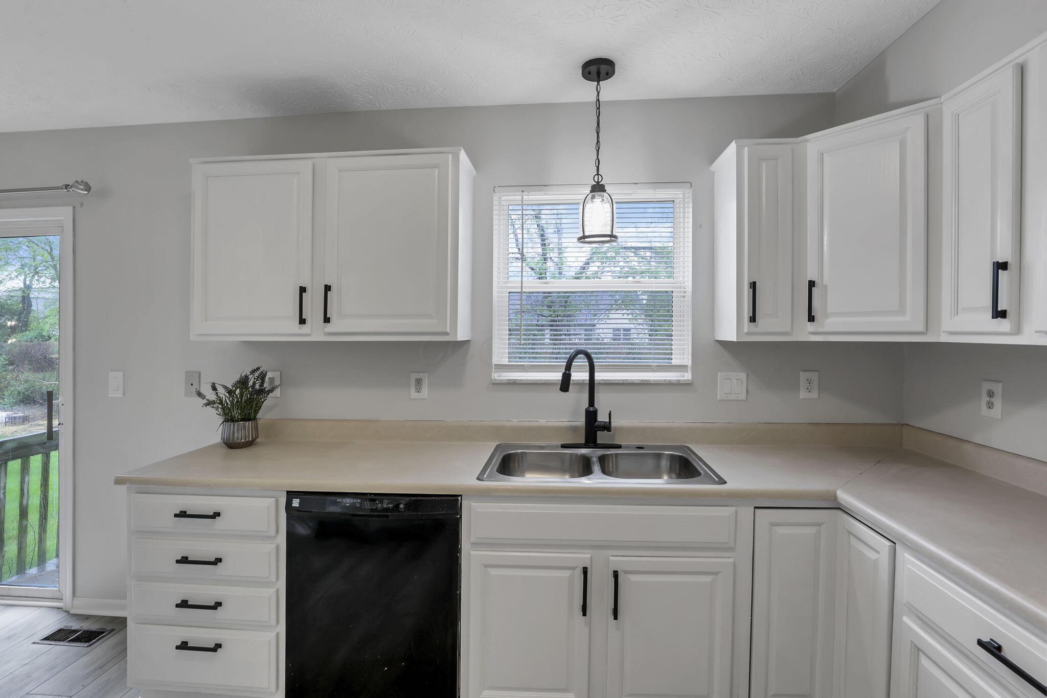 1528 Mckinney Lane