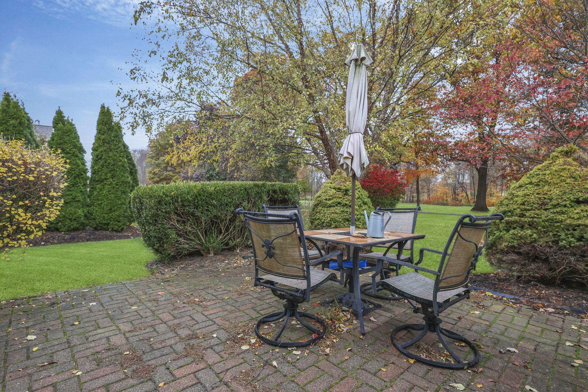 389 Inverness Avenue