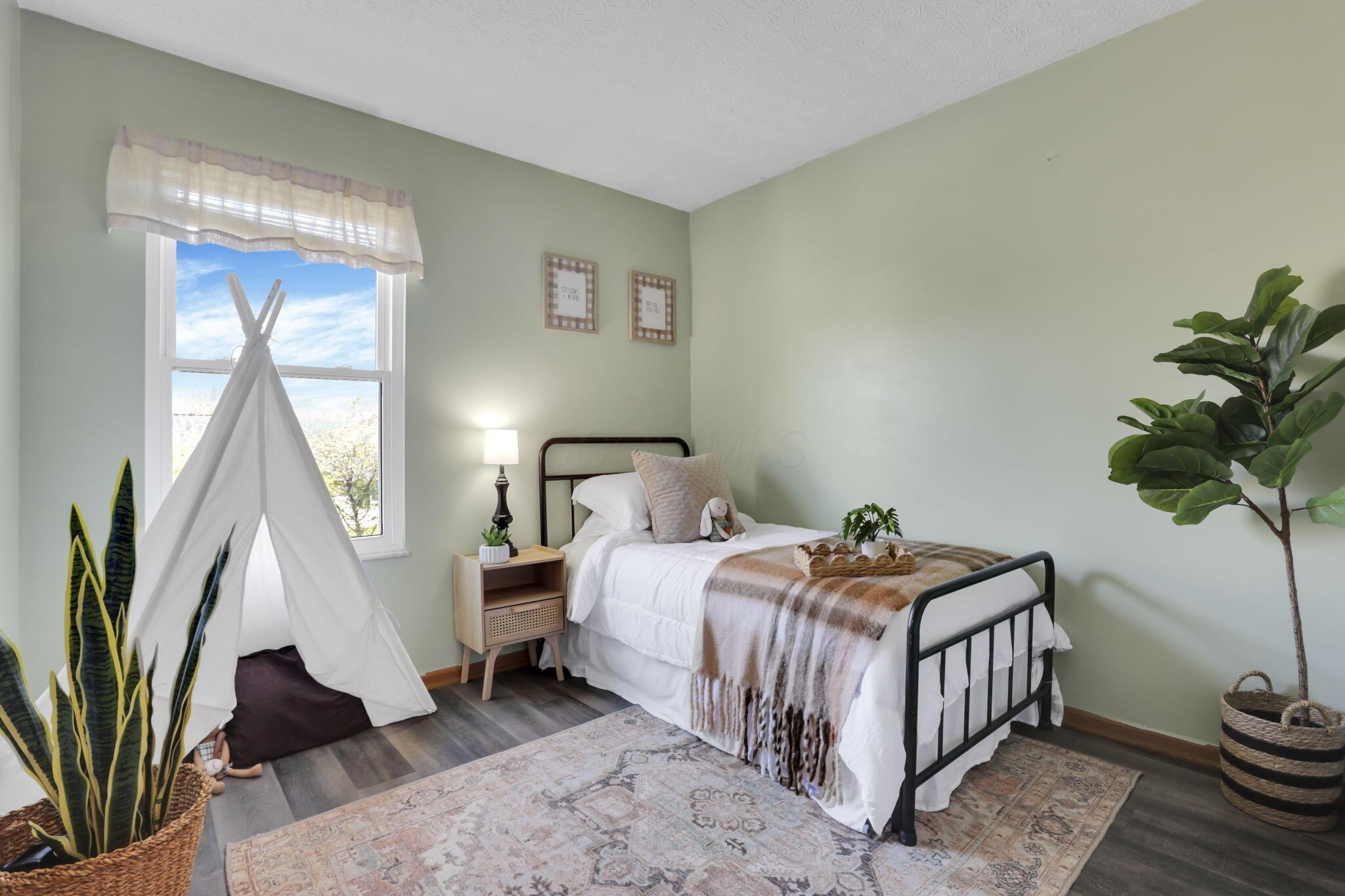 1076 Rendezvous Lane