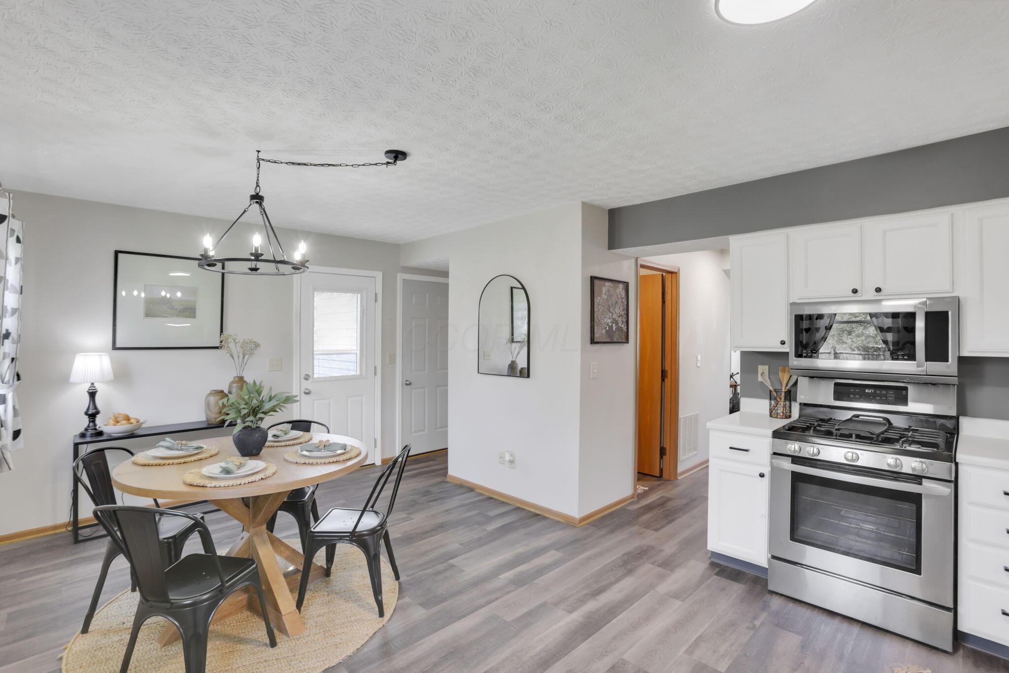 1076 Rendezvous Lane