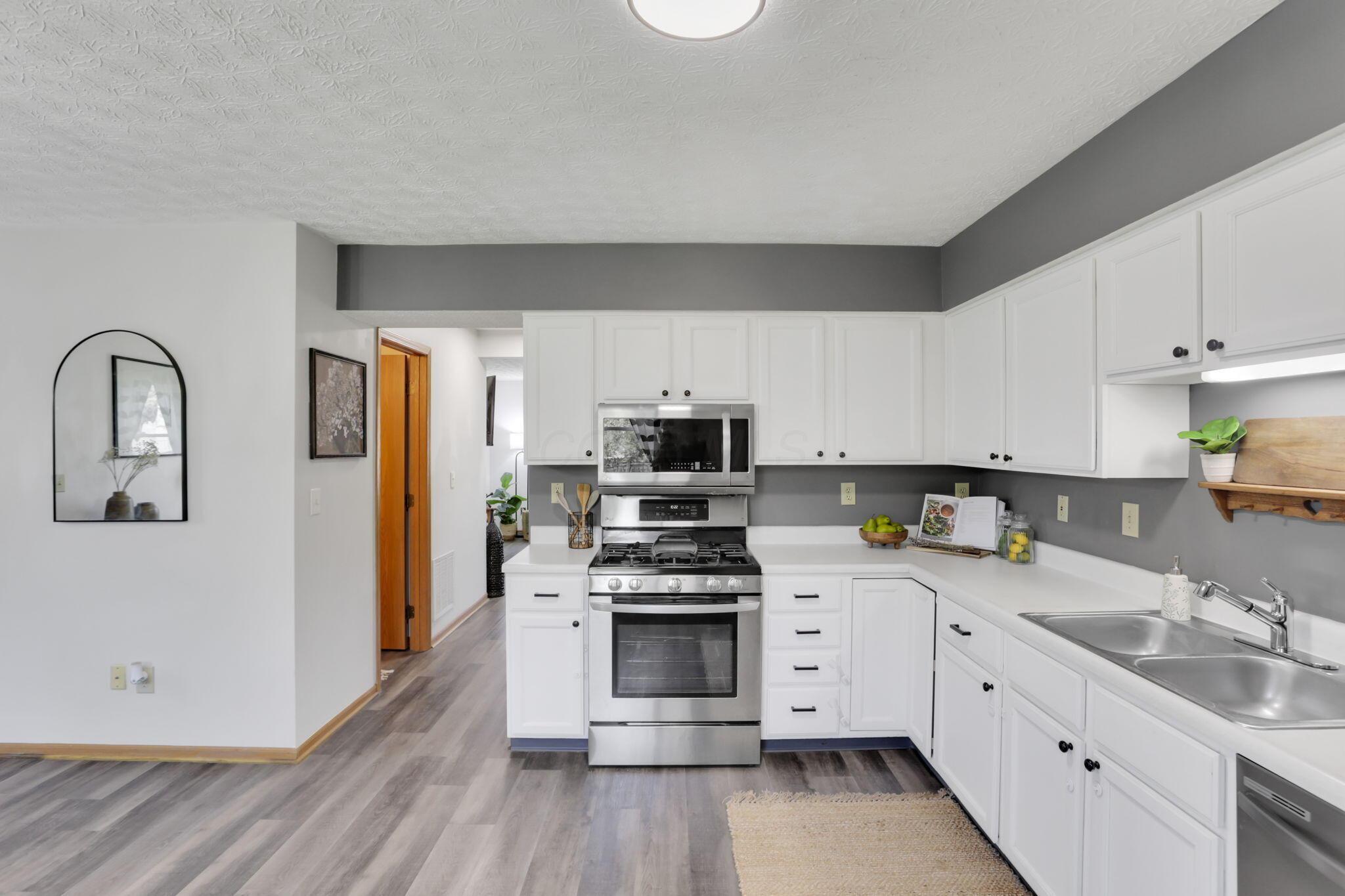 1076 Rendezvous Lane