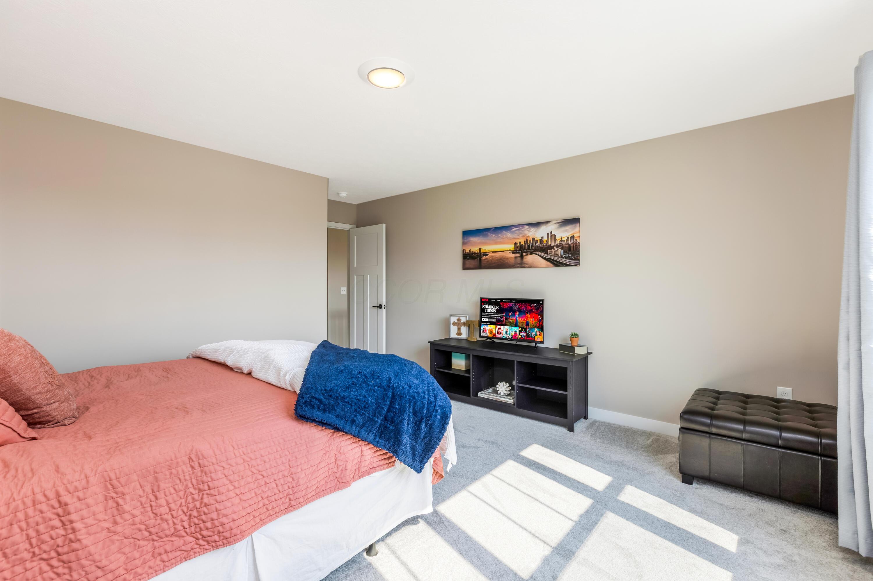 2125 Aerotrain Court N, 1074