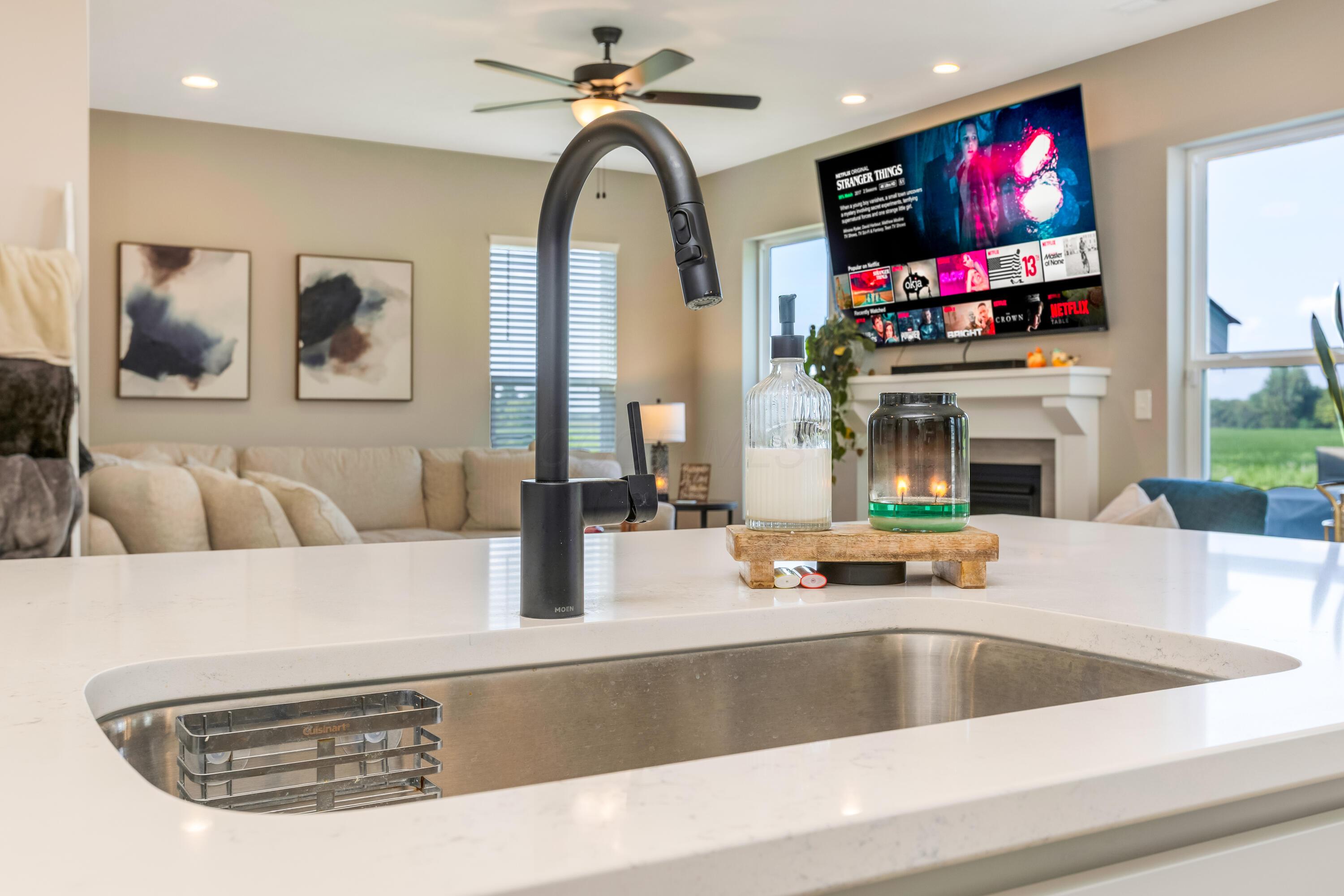 2125 Aerotrain Court N, 1074