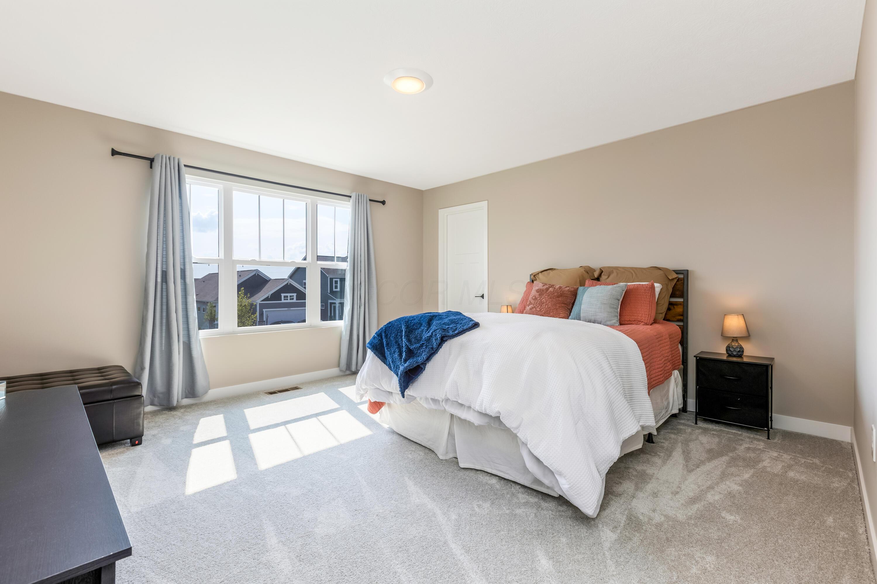 2125 Aerotrain Court N, 1074