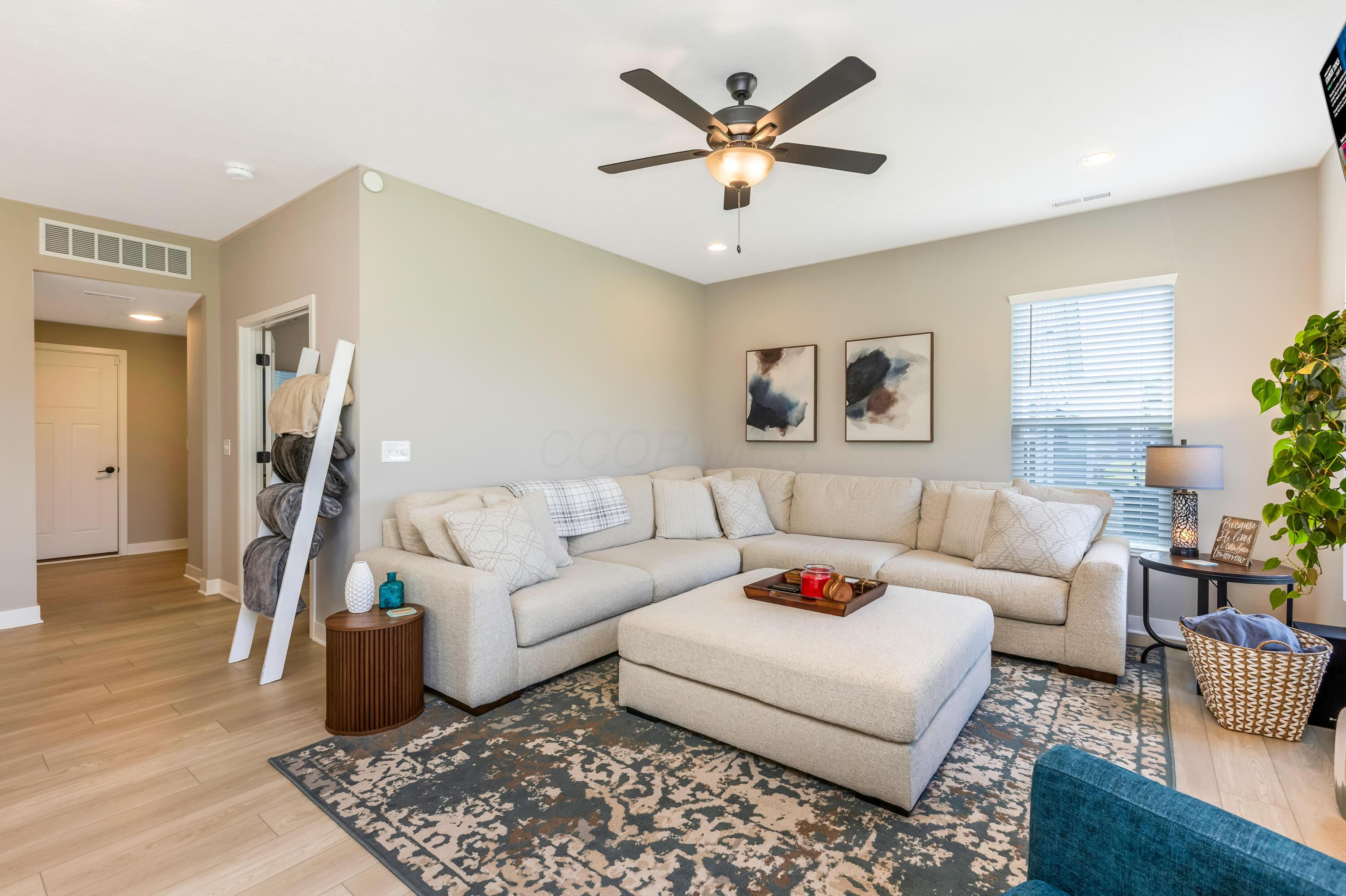 2125 Aerotrain Court N, 1074