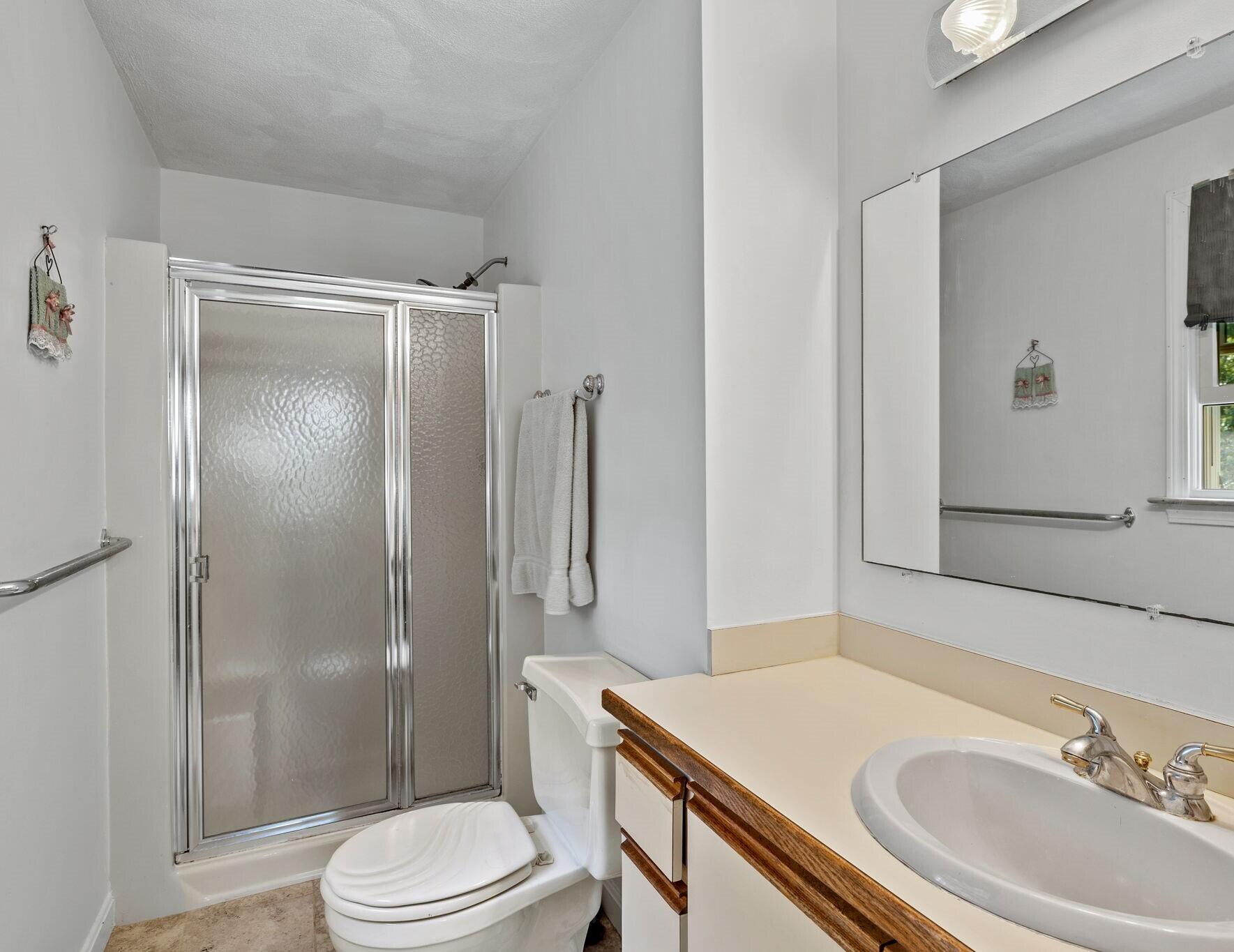 17 WOODCREST Lane