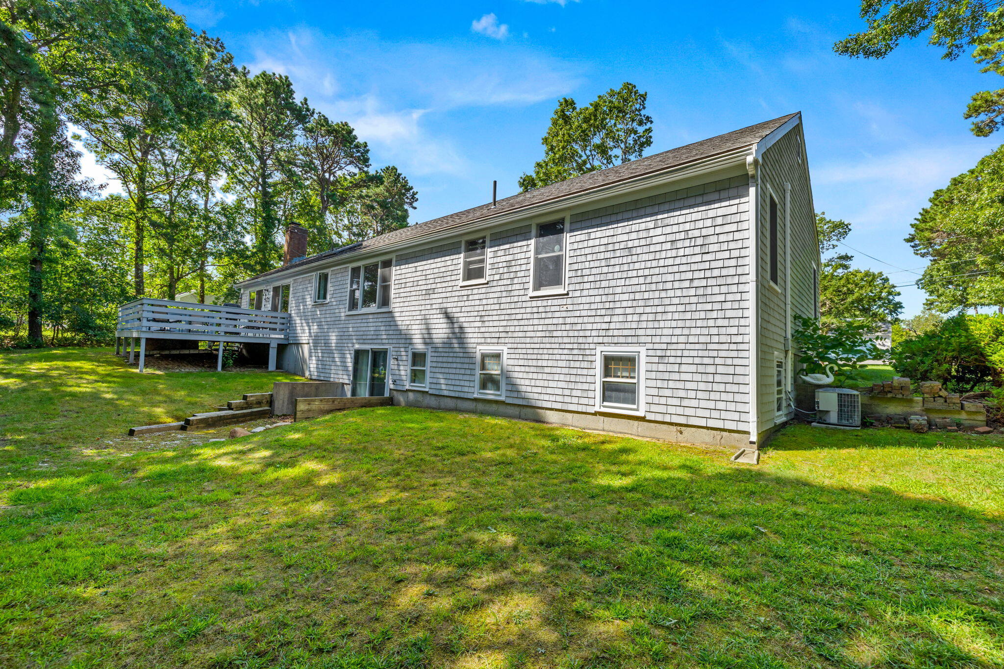 17 WOODCREST Lane