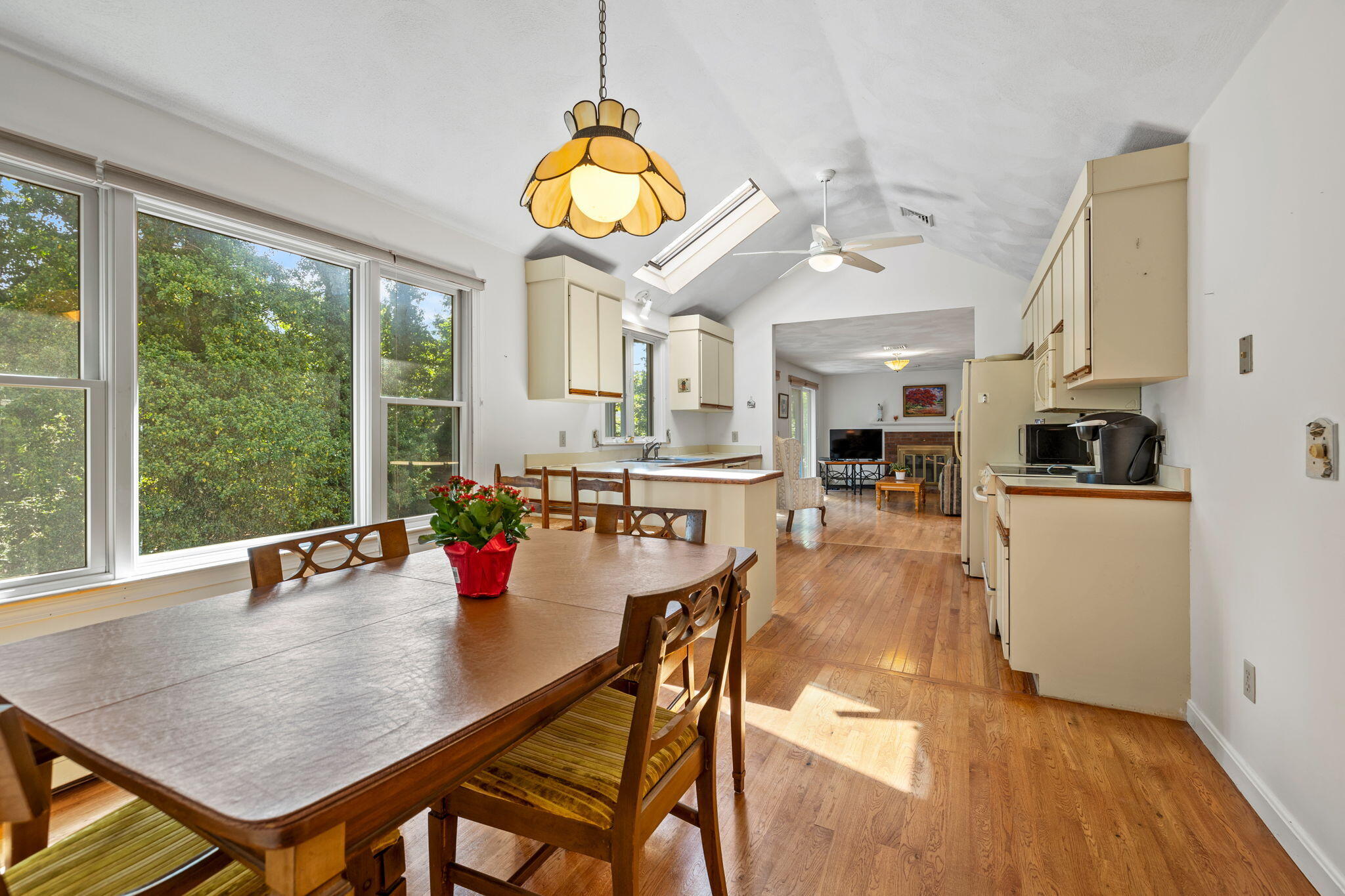 17 WOODCREST Lane