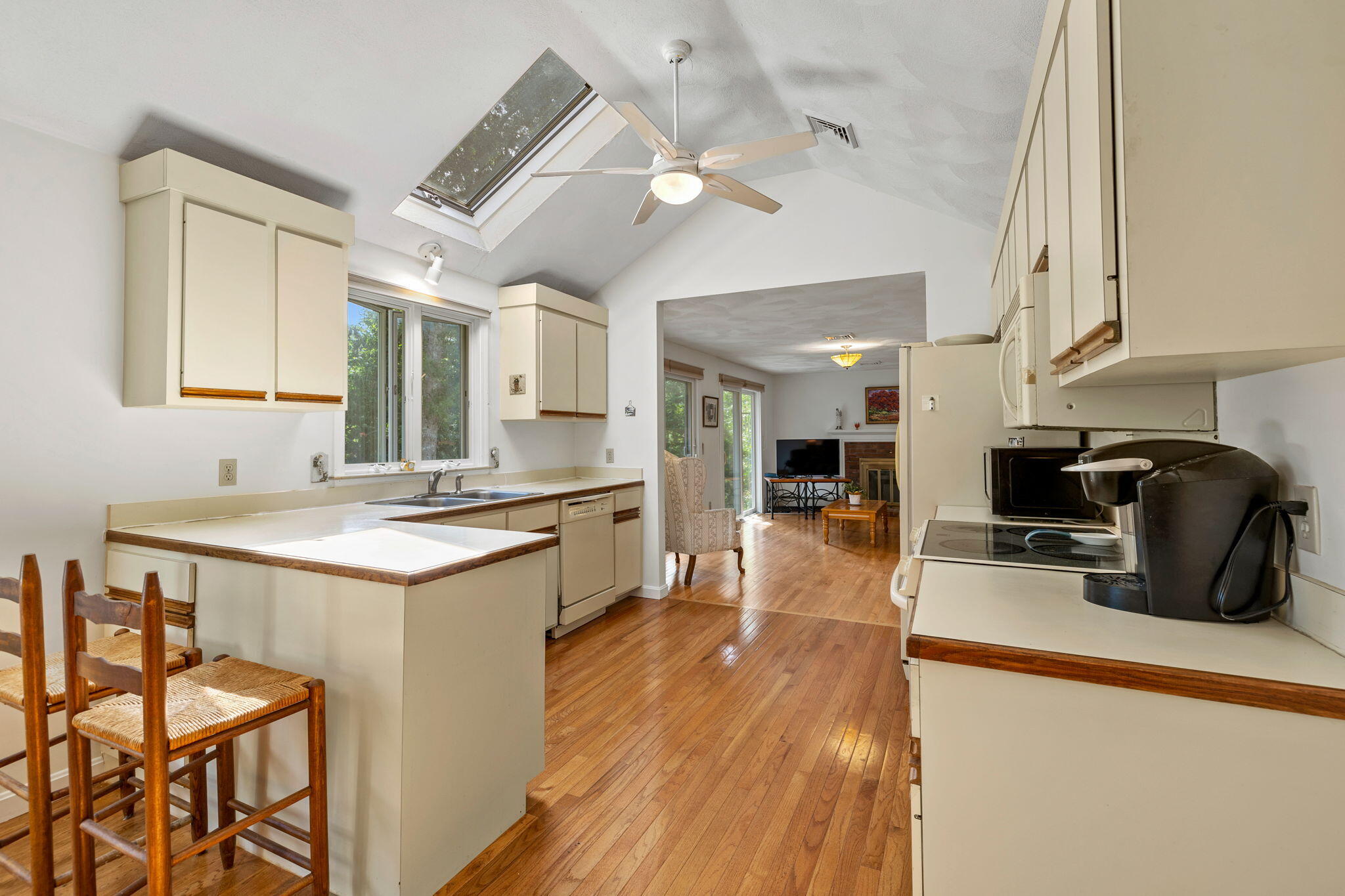 17 WOODCREST Lane