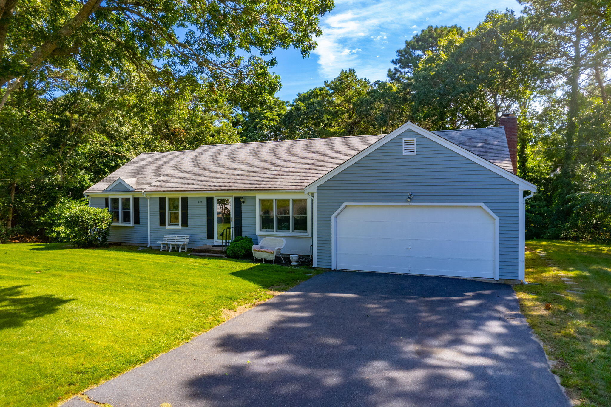17 WOODCREST Lane