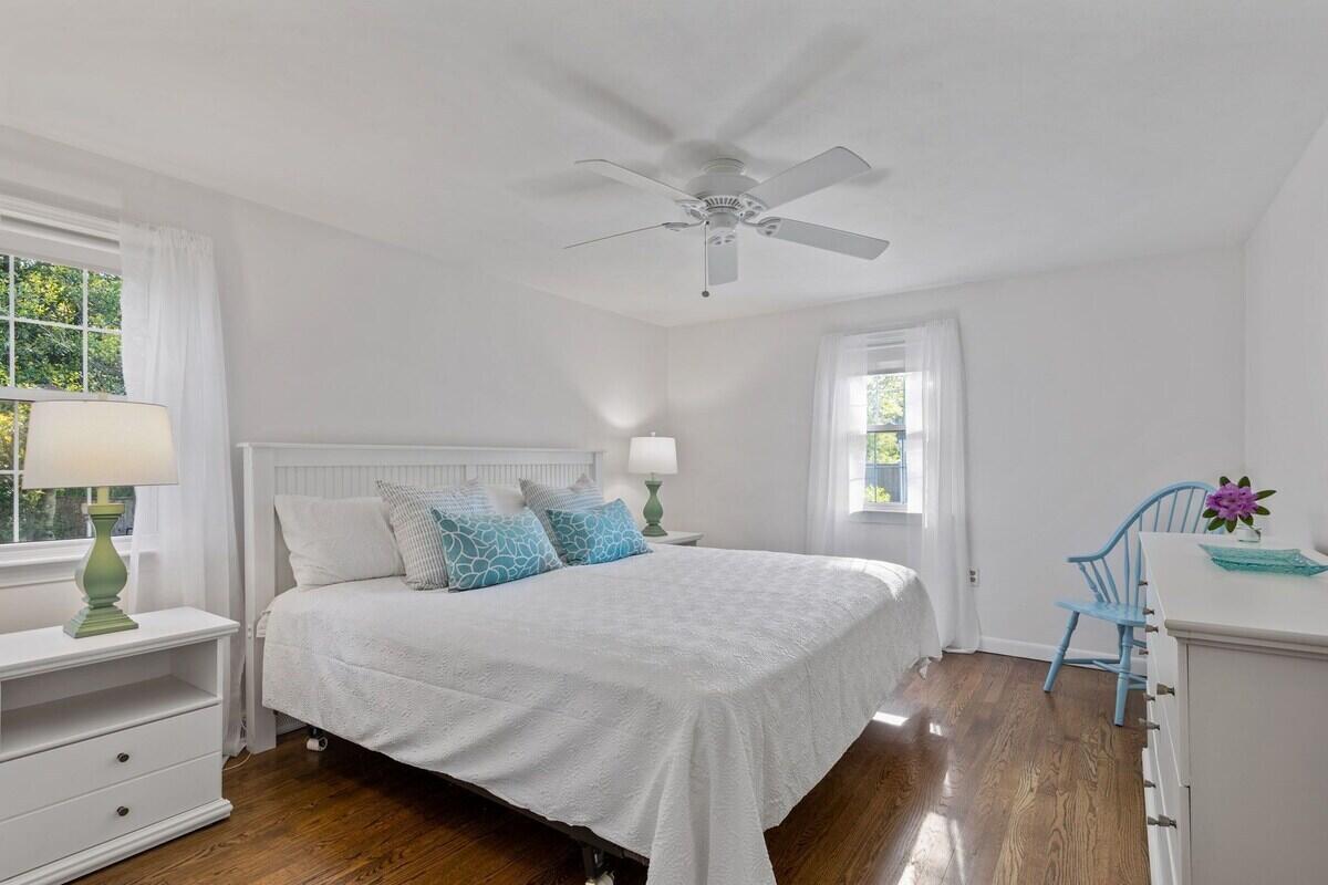 33 EARLY RED BERRY Lane