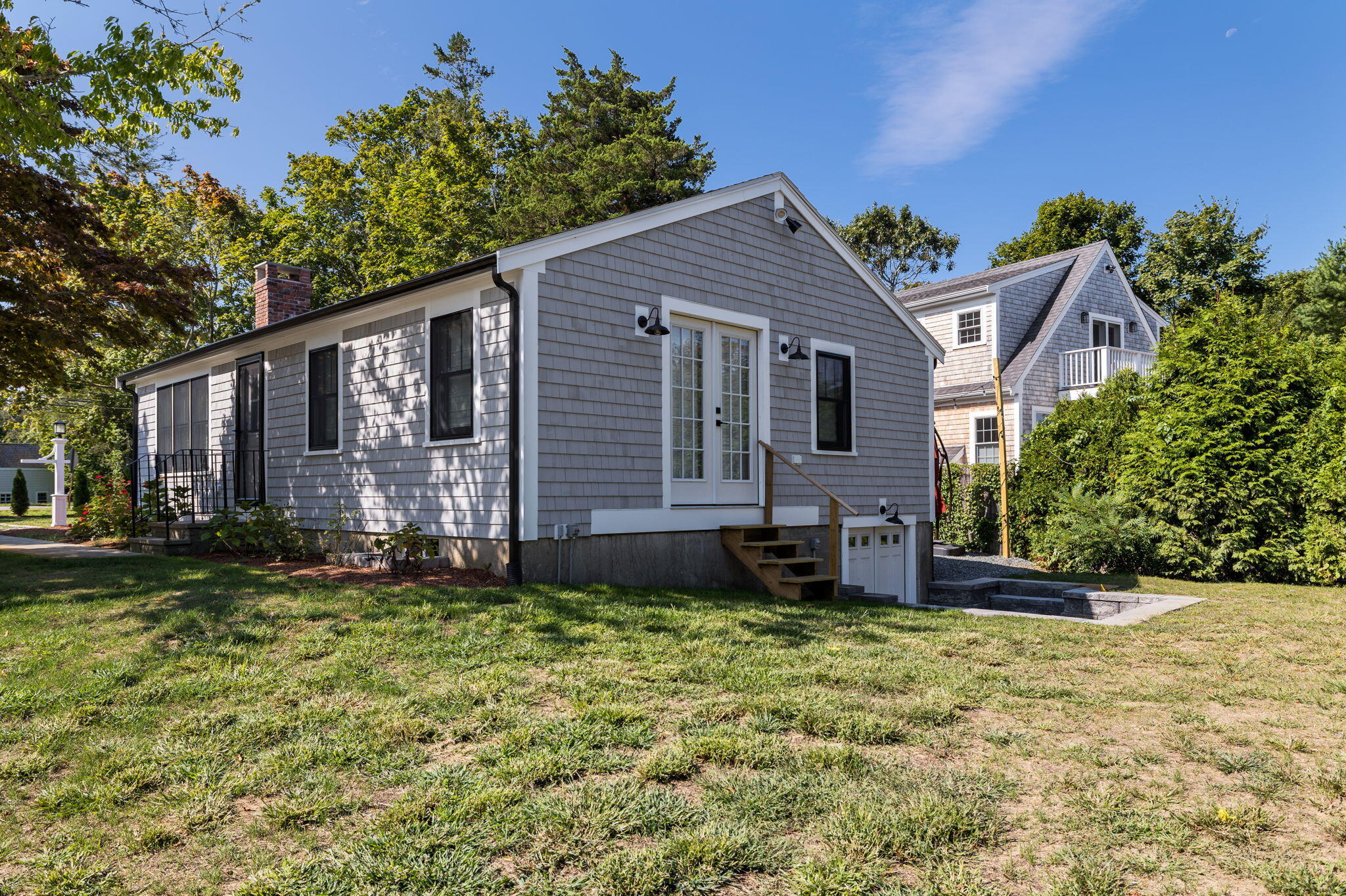9 Locust Avenue