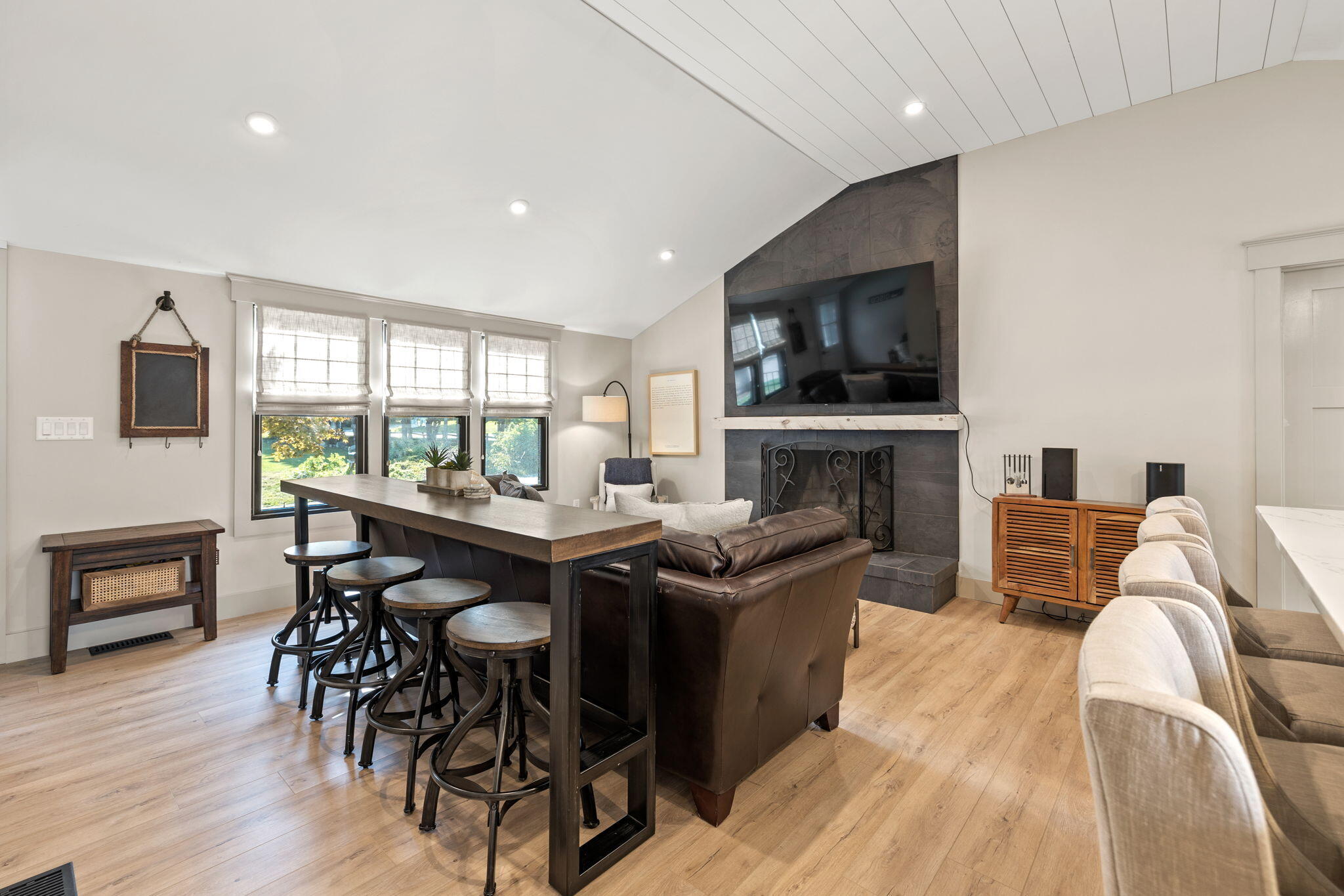 9 Locust Avenue