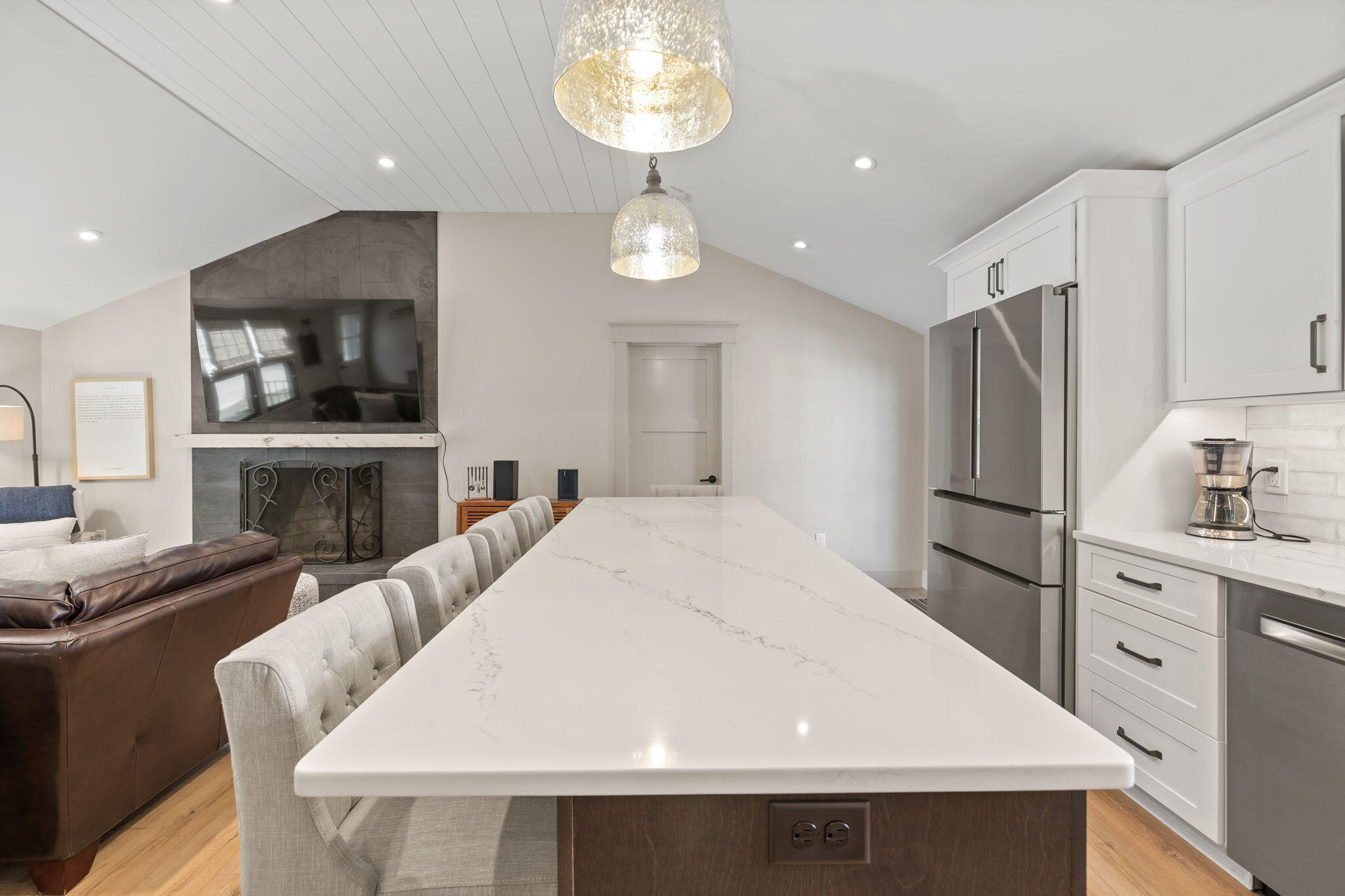 9 Locust Avenue