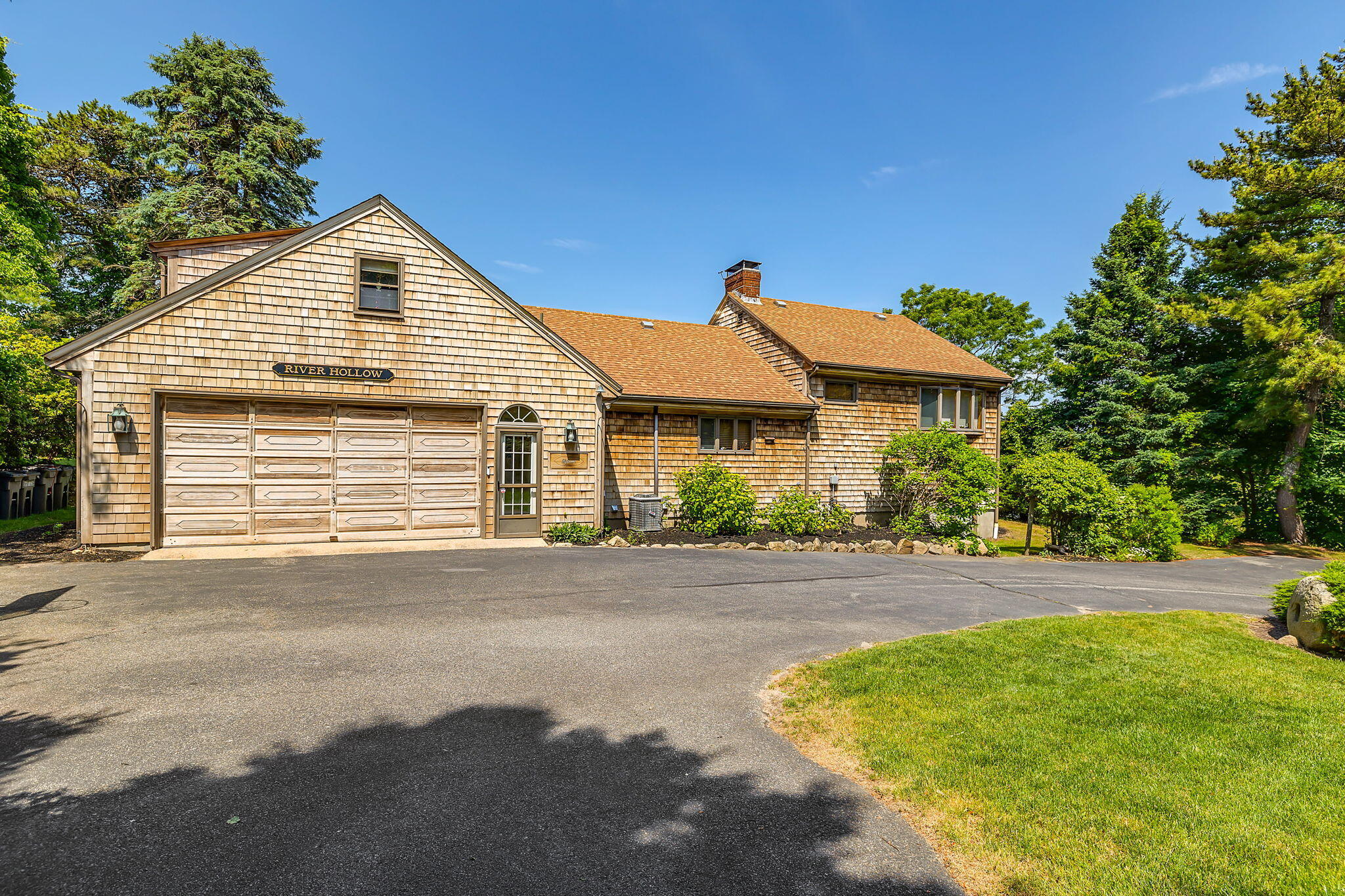 15 ALBION Way