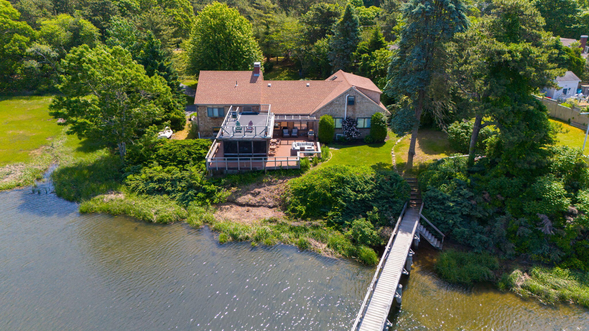 15 ALBION Way