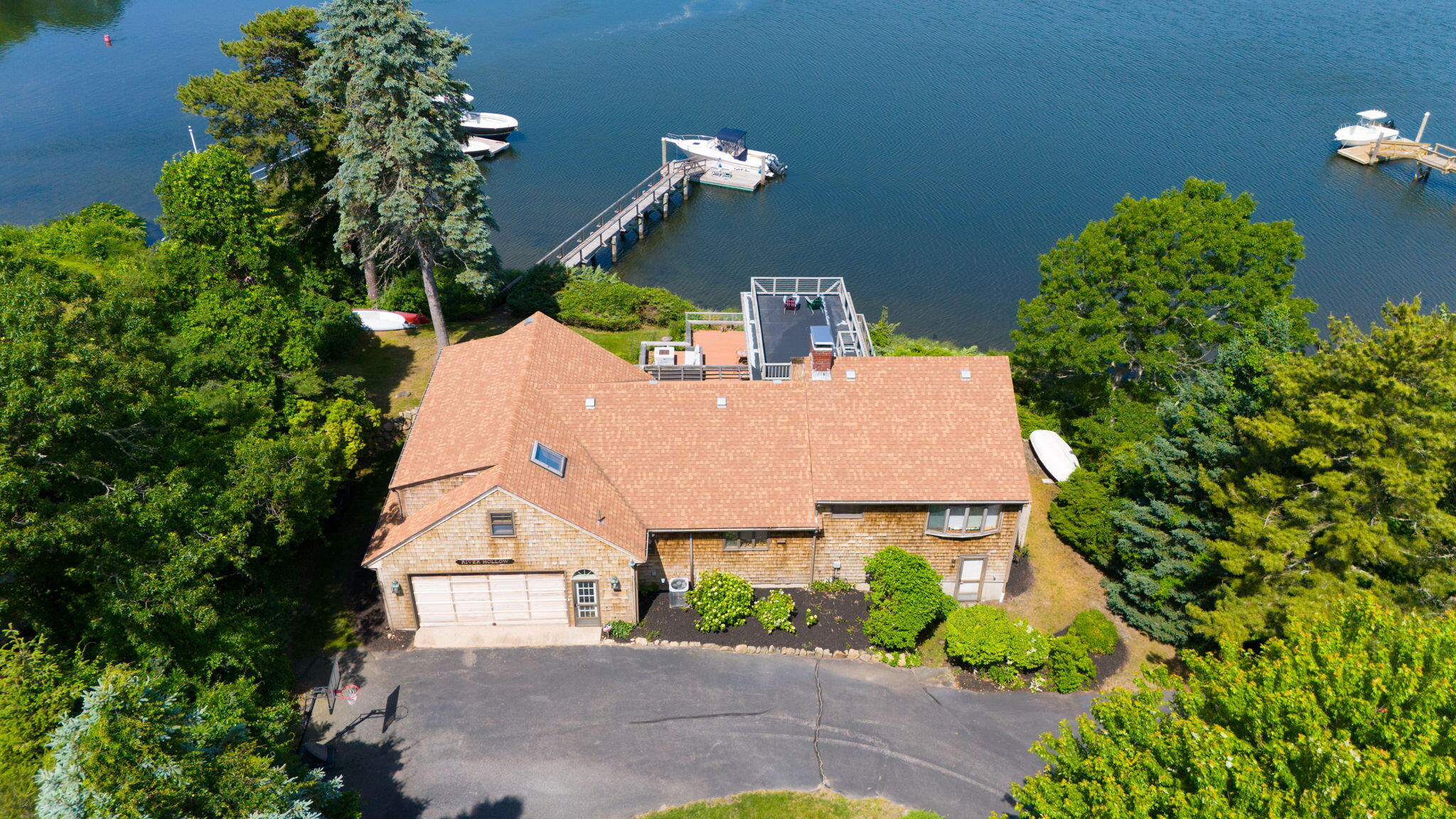 15 ALBION Way