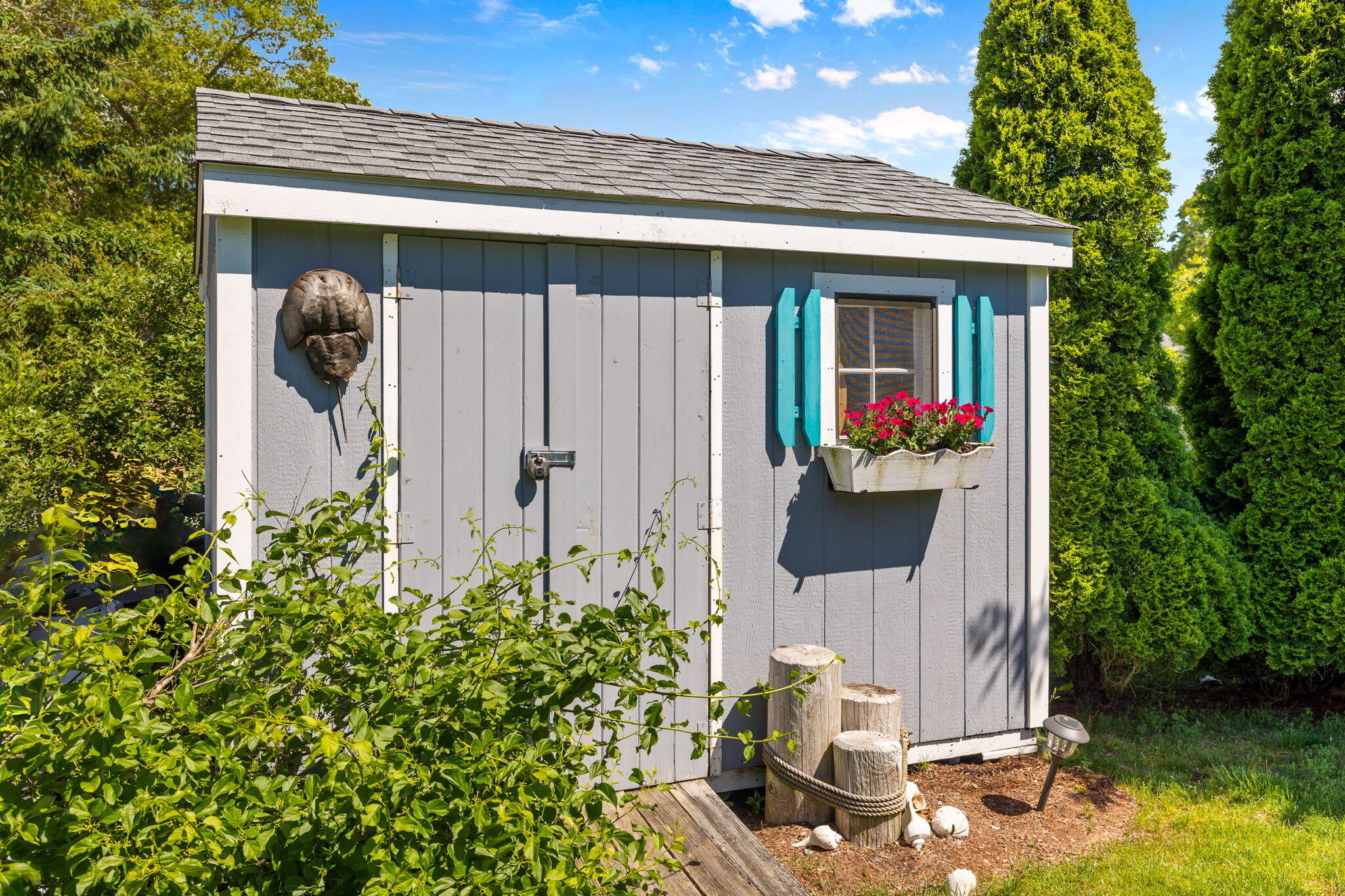 8 BAYBERRY Lane