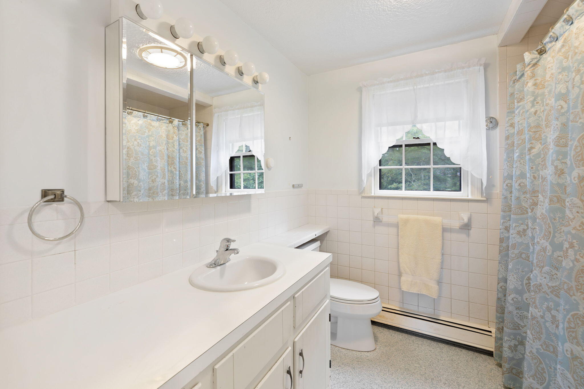 36 LONGFELLOW Drive