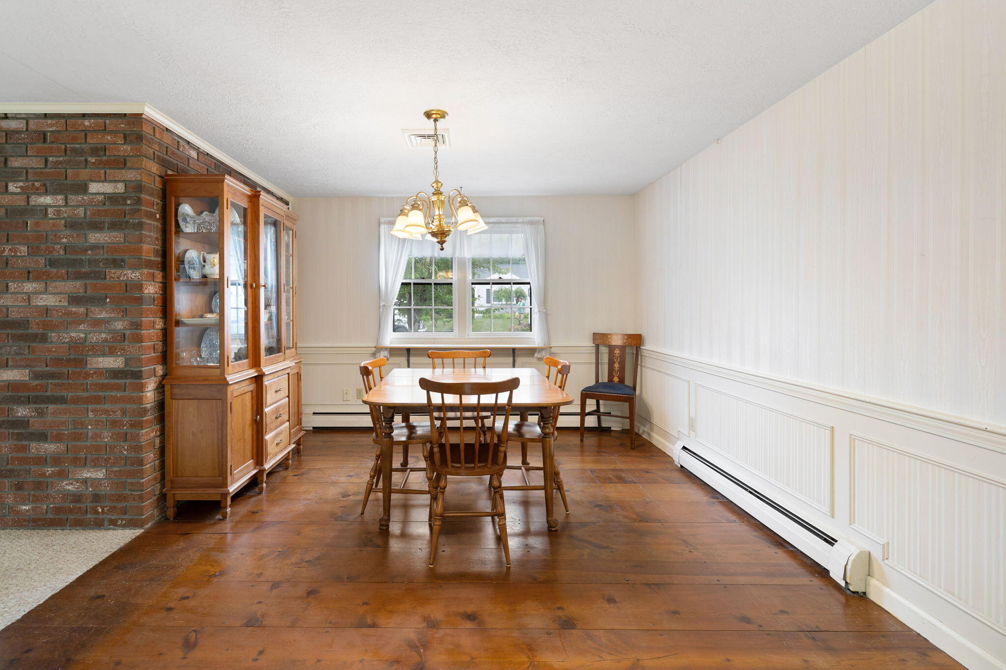 36 LONGFELLOW Drive