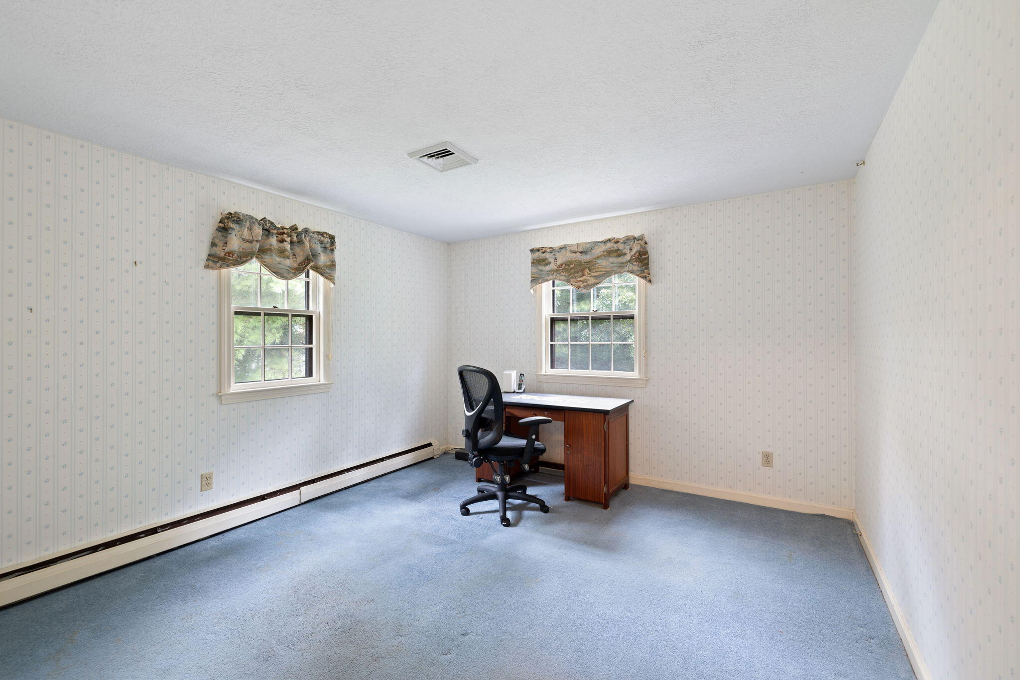 36 LONGFELLOW Drive