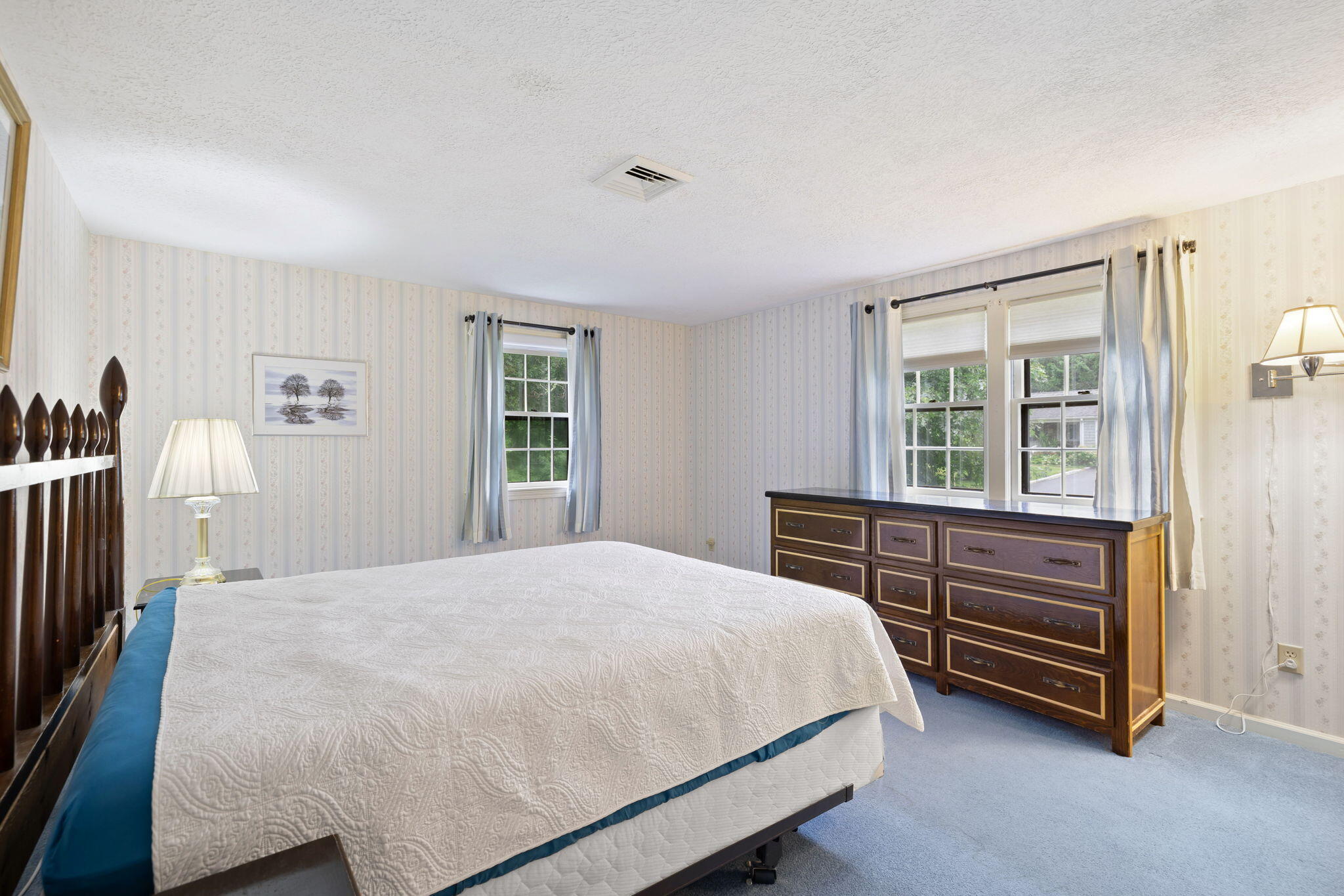 36 LONGFELLOW Drive