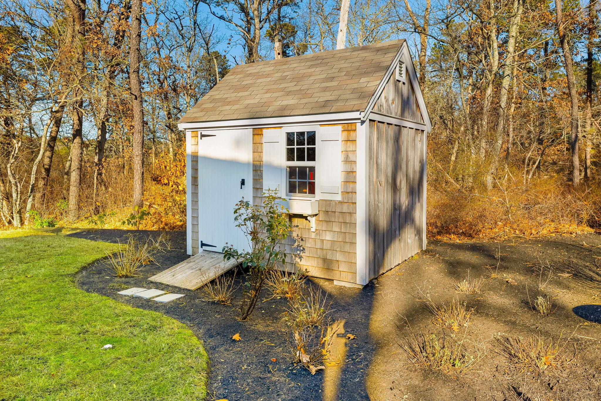 35 LAKEVIEW Drive