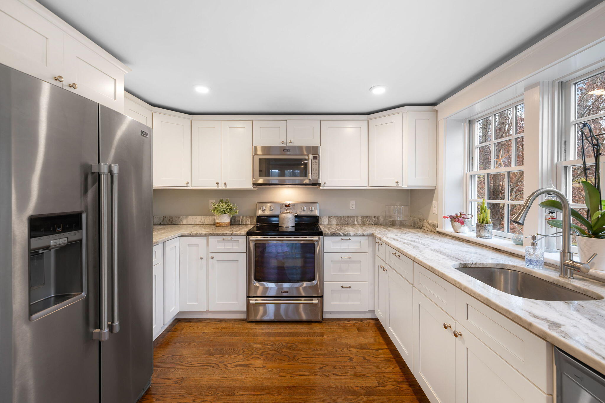 35 LAKEVIEW Drive