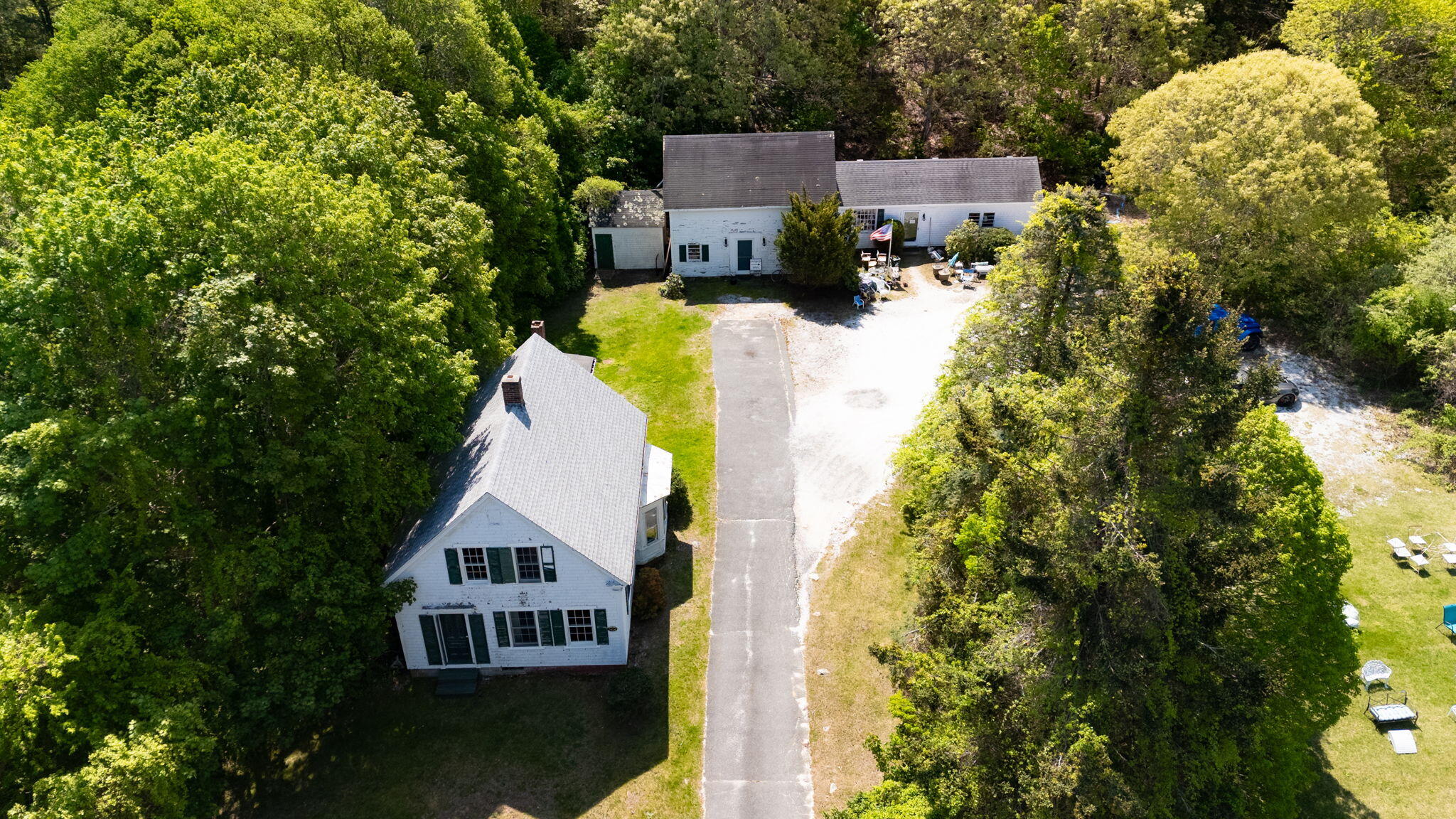 1424 MAIN Street